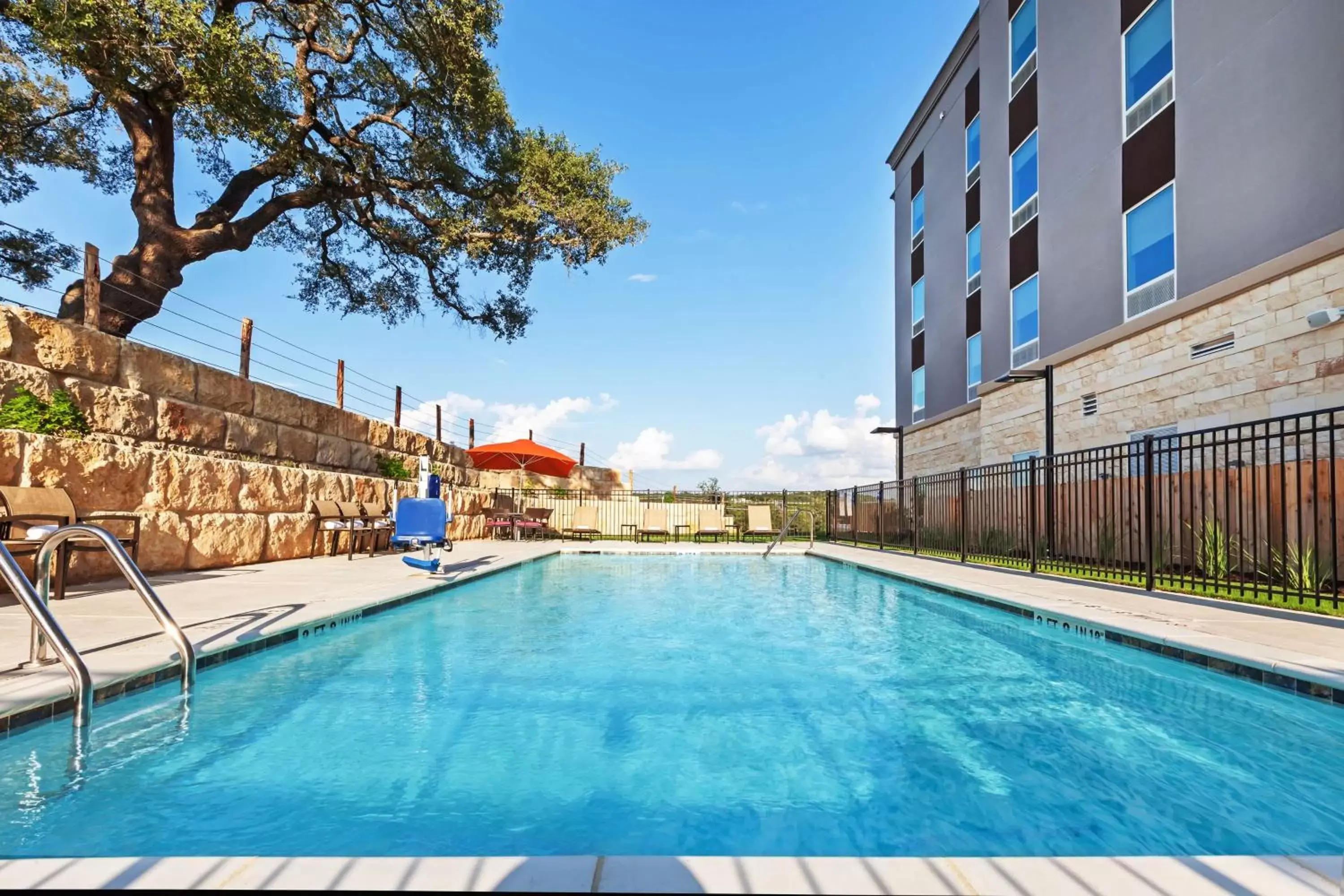 Pool view, Swimming Pool in Hampton Inn By Hilton Bulverde Texas Hill Country