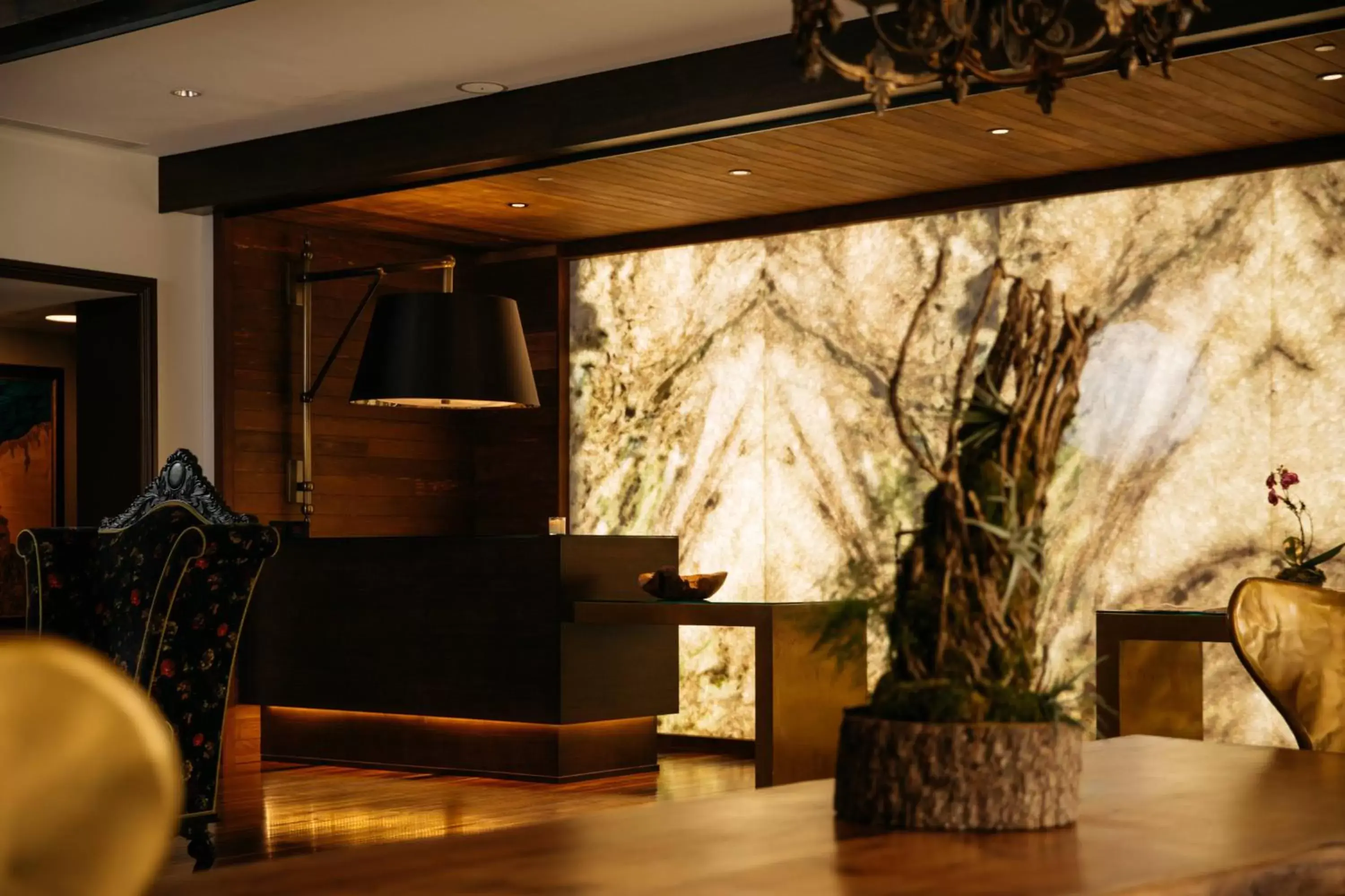 Bedroom, Seating Area in Grand Bohemian Hotel Mountain Brook, Autograph Collection