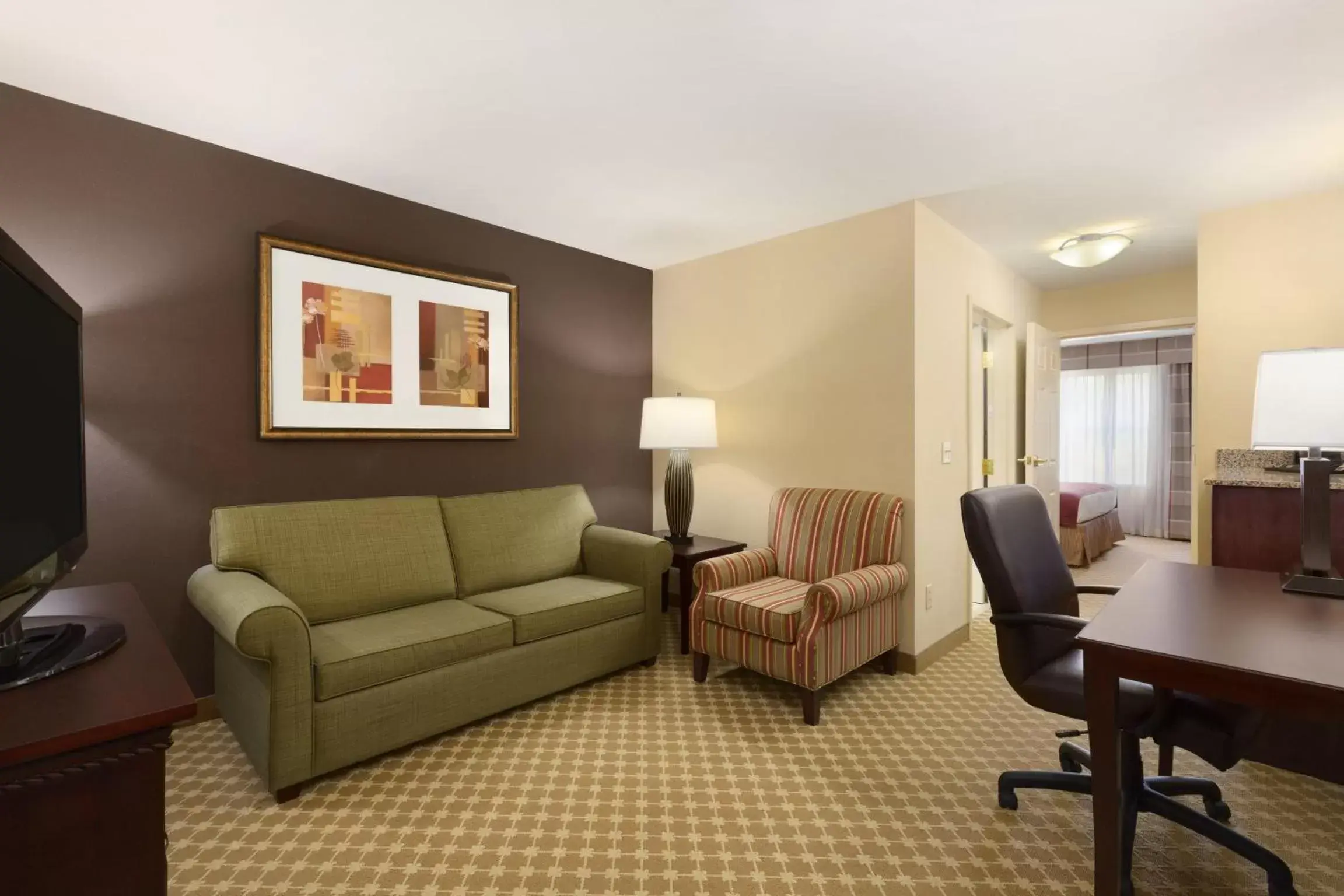 Seating Area in Country Inn & Suites by Radisson, Ashland - Hanover, VA