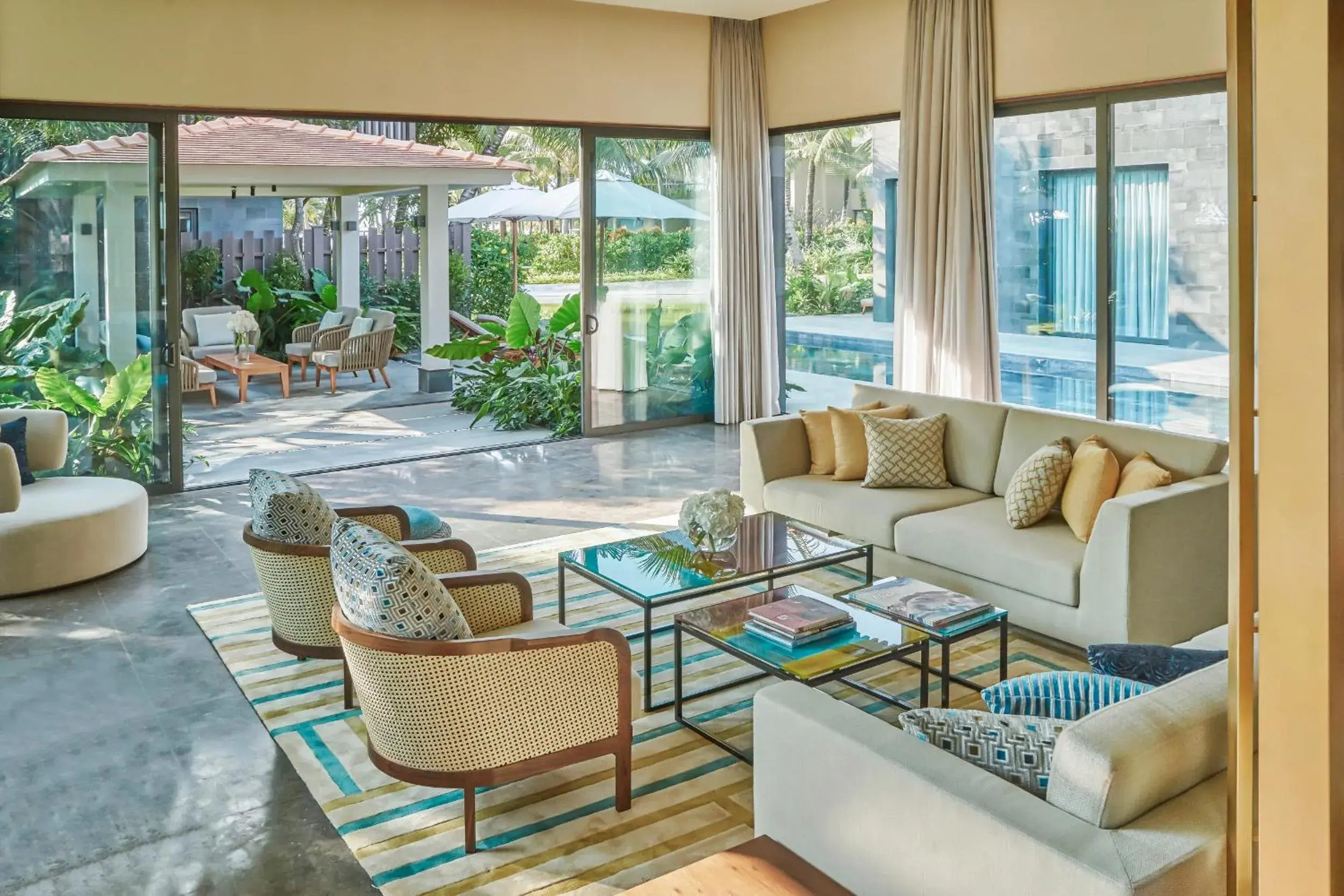 Living room, Seating Area in InterContinental Phu Quoc Long Beach Resort, an IHG Hotel