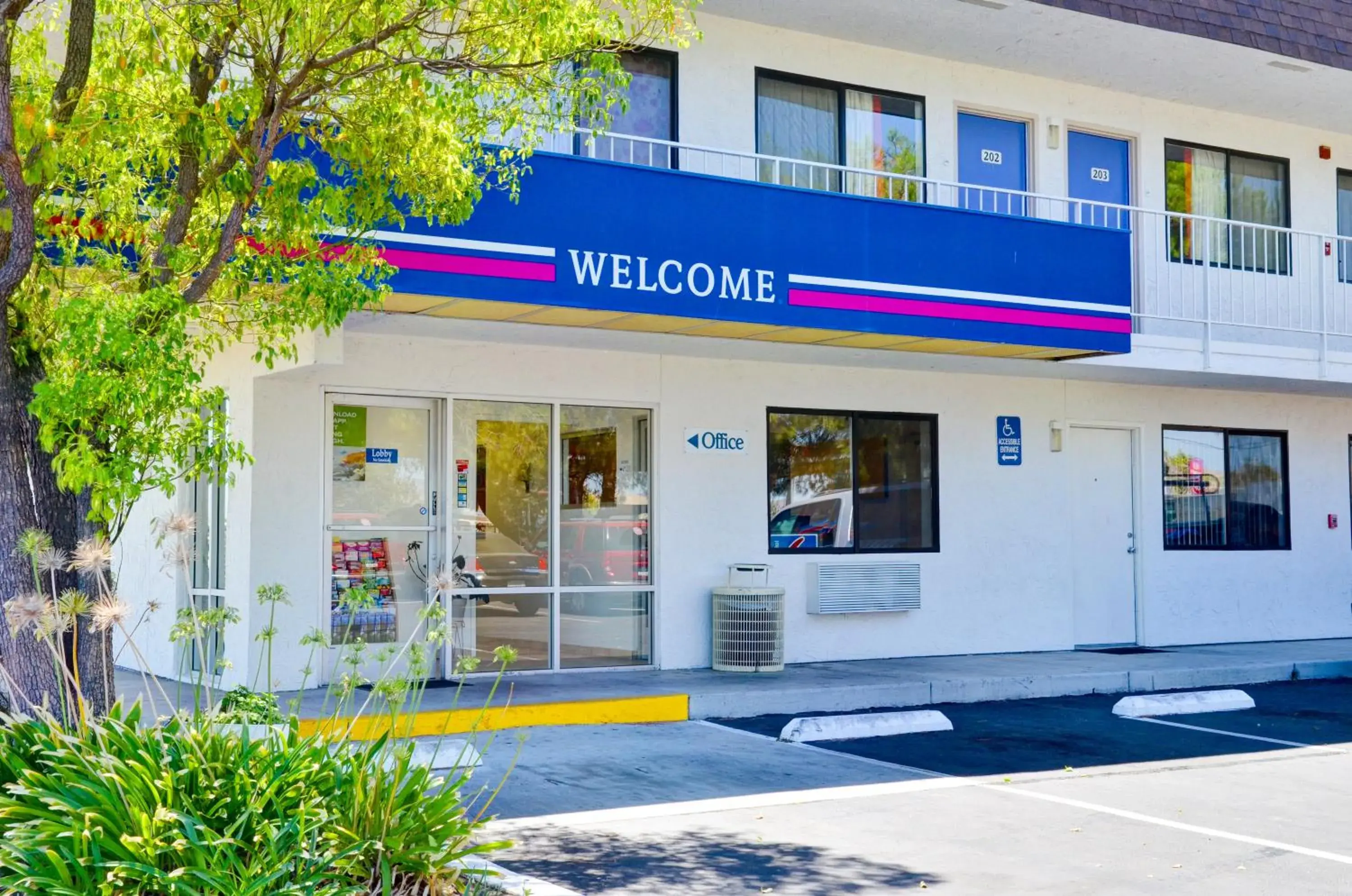 Facade/entrance in Motel 6 Santa Nella, CA - Los Banos - Interstate 5