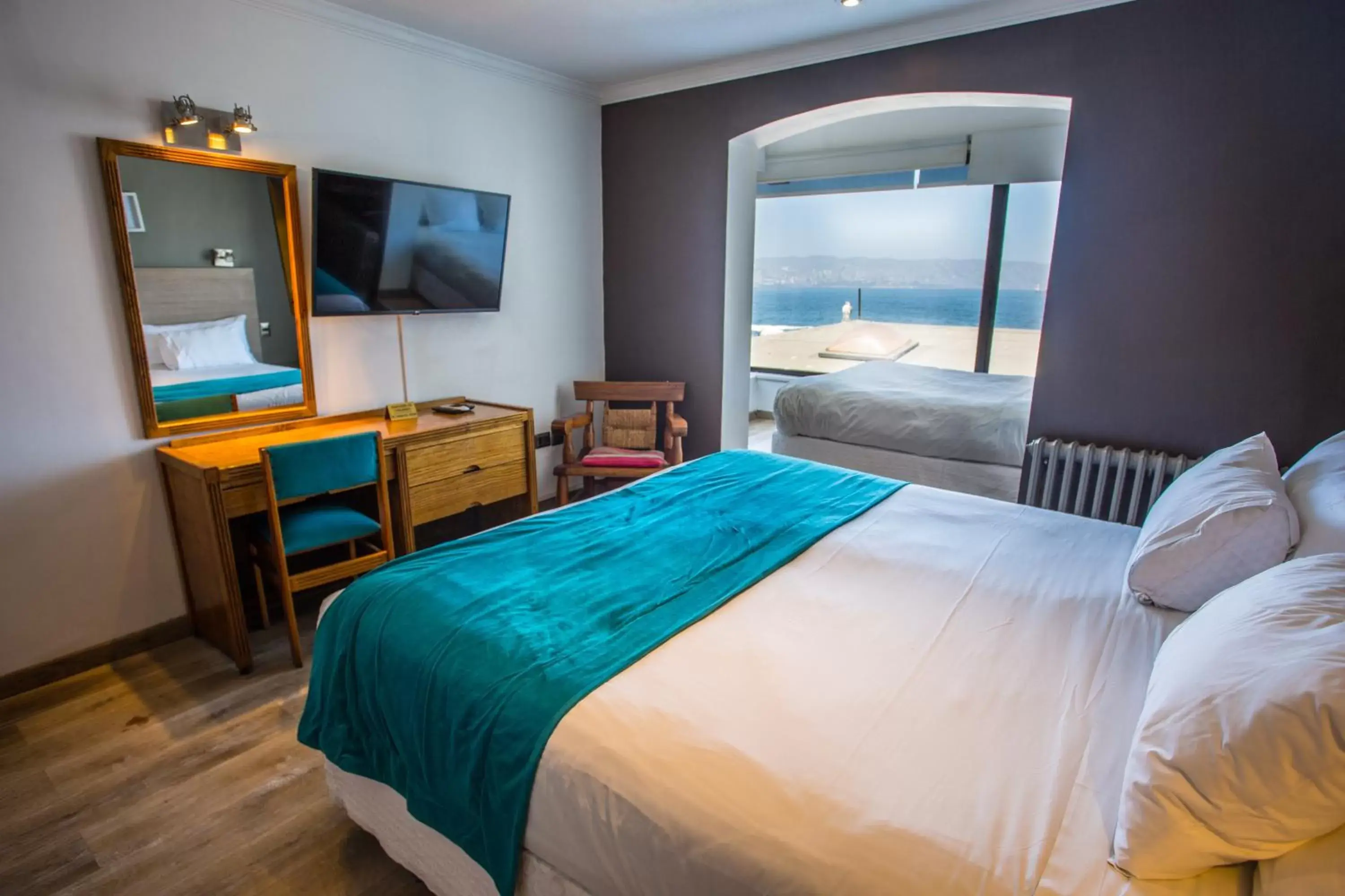 Bed in Hotel Oceanic