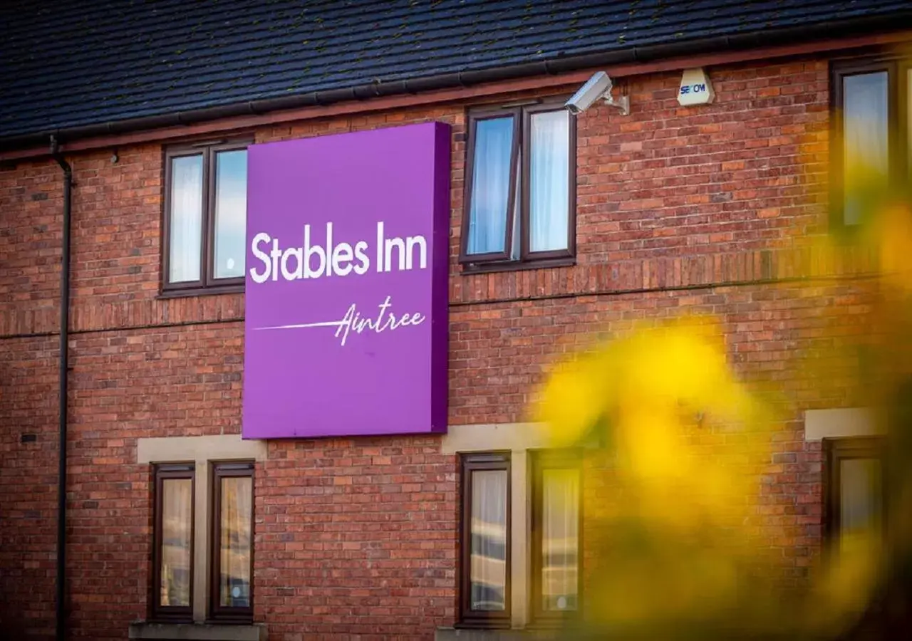 Facade/entrance in Stables Inn, Aintree