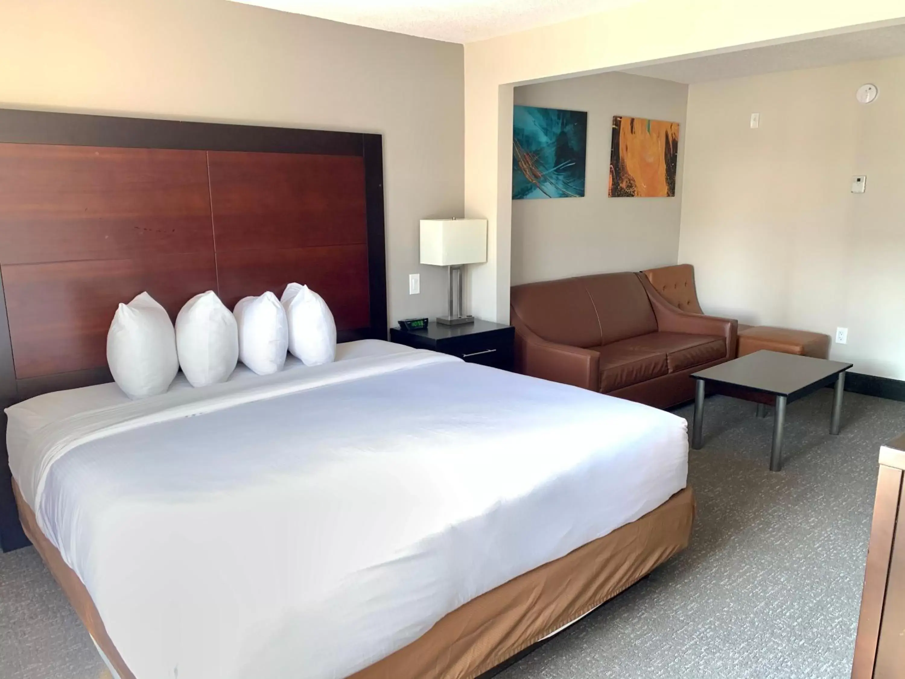 Bed in Wingate by Wyndham Atlanta Galleria/ Ballpark