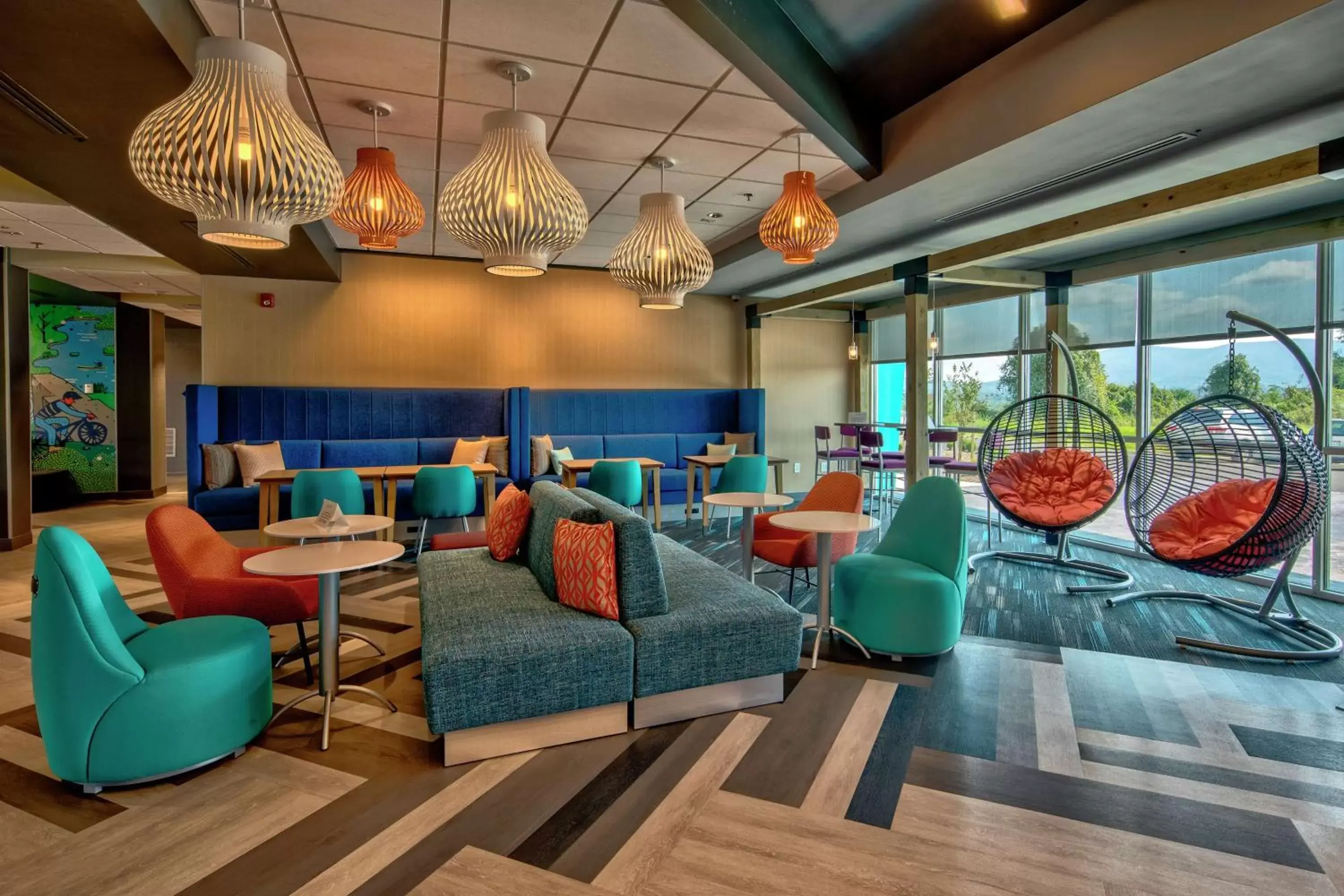Lobby or reception, Lounge/Bar in Tru By Hilton Roanoke Hollins