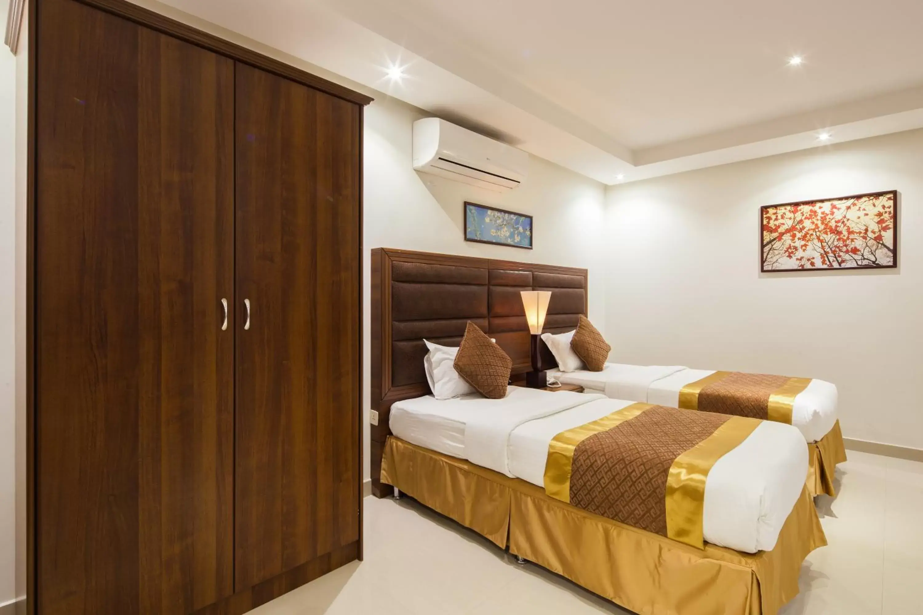 Bedroom, Bed in Burj Alhayah Hotel Suites Alfalah
