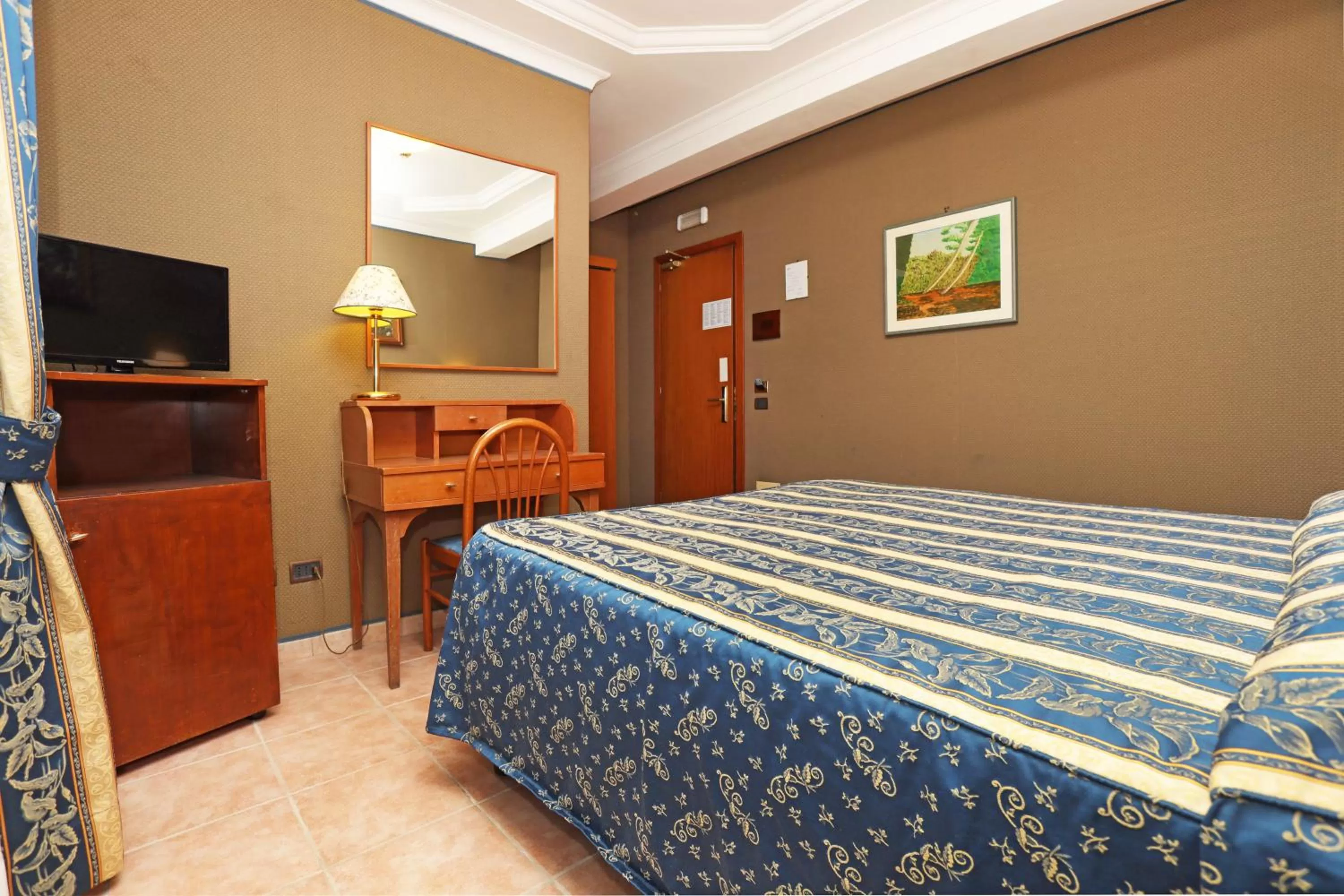 Photo of the whole room, Bed in Hotel Rimini