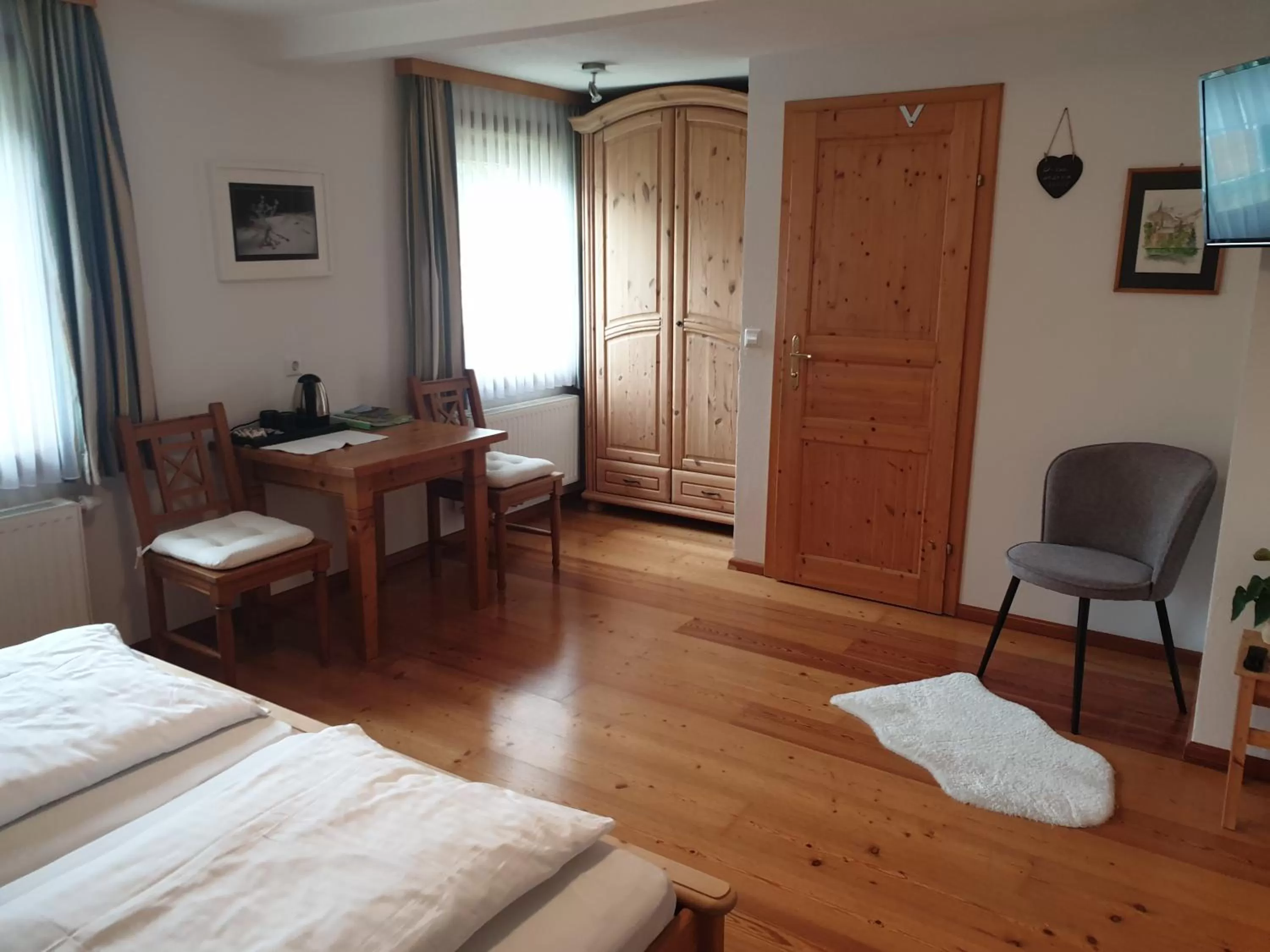 Property building, Bed in Bergführerhaus