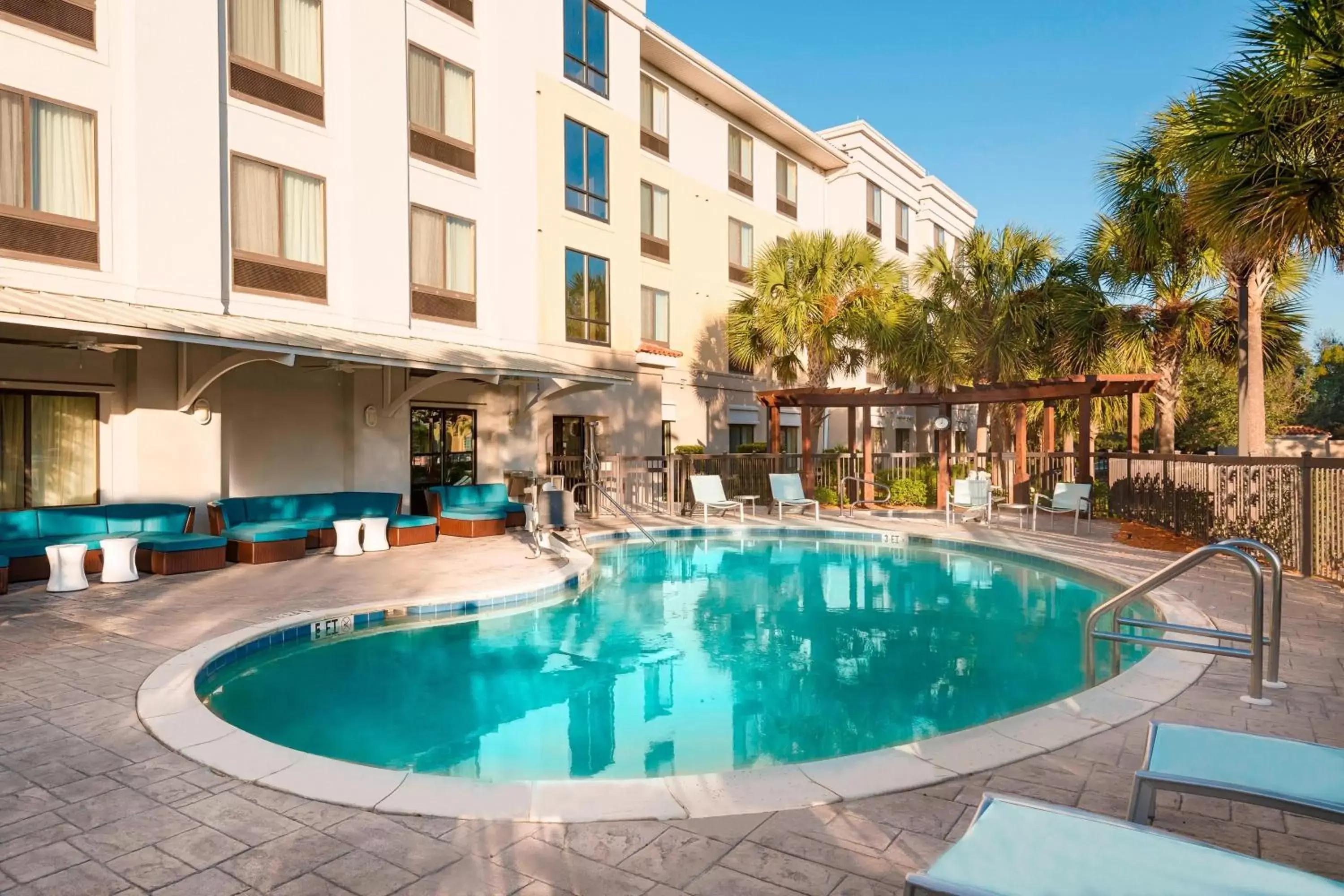 Swimming Pool in SpringHill Suites Fort Myers Airport