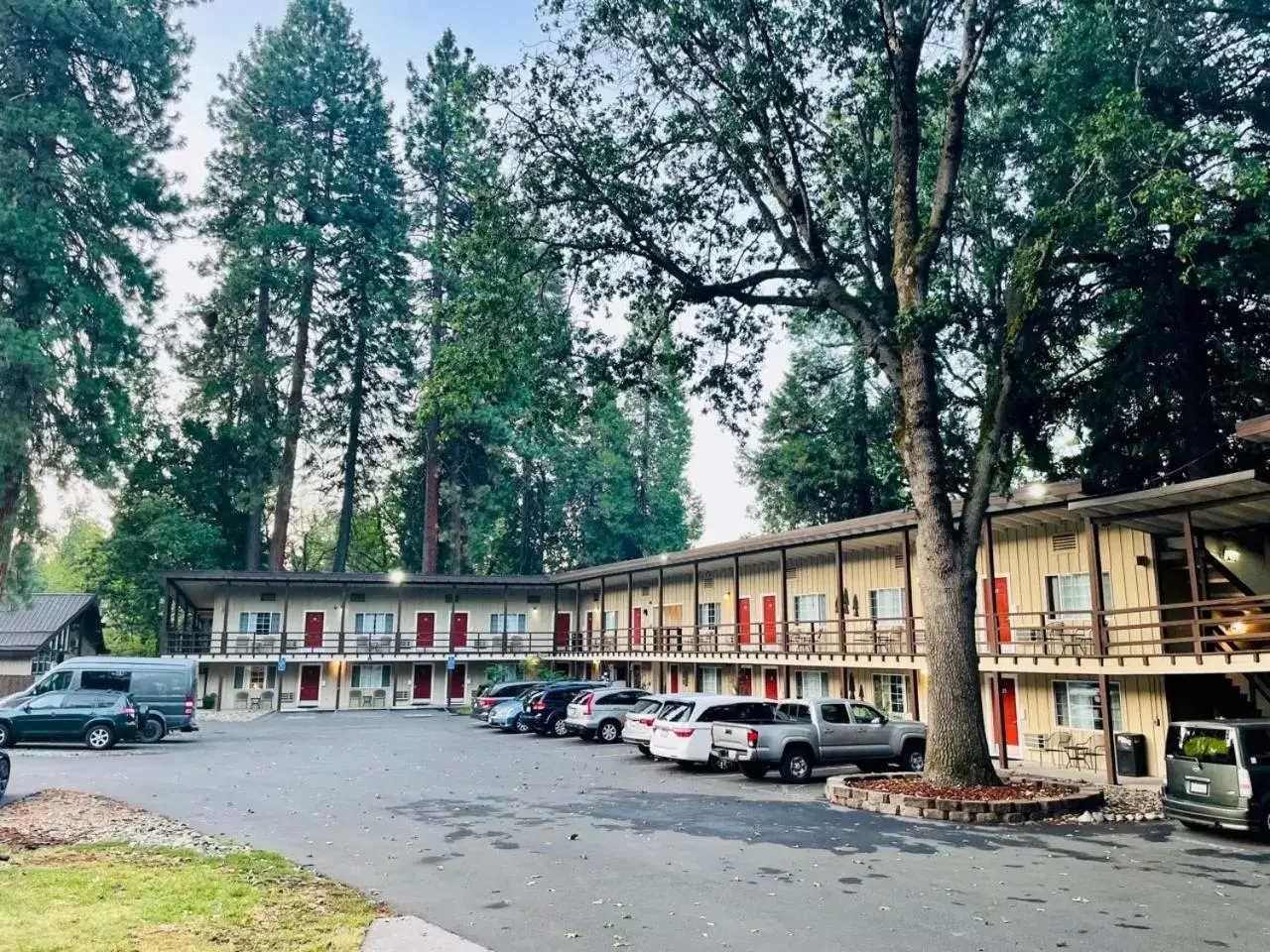 Property Building in Shasta Inn