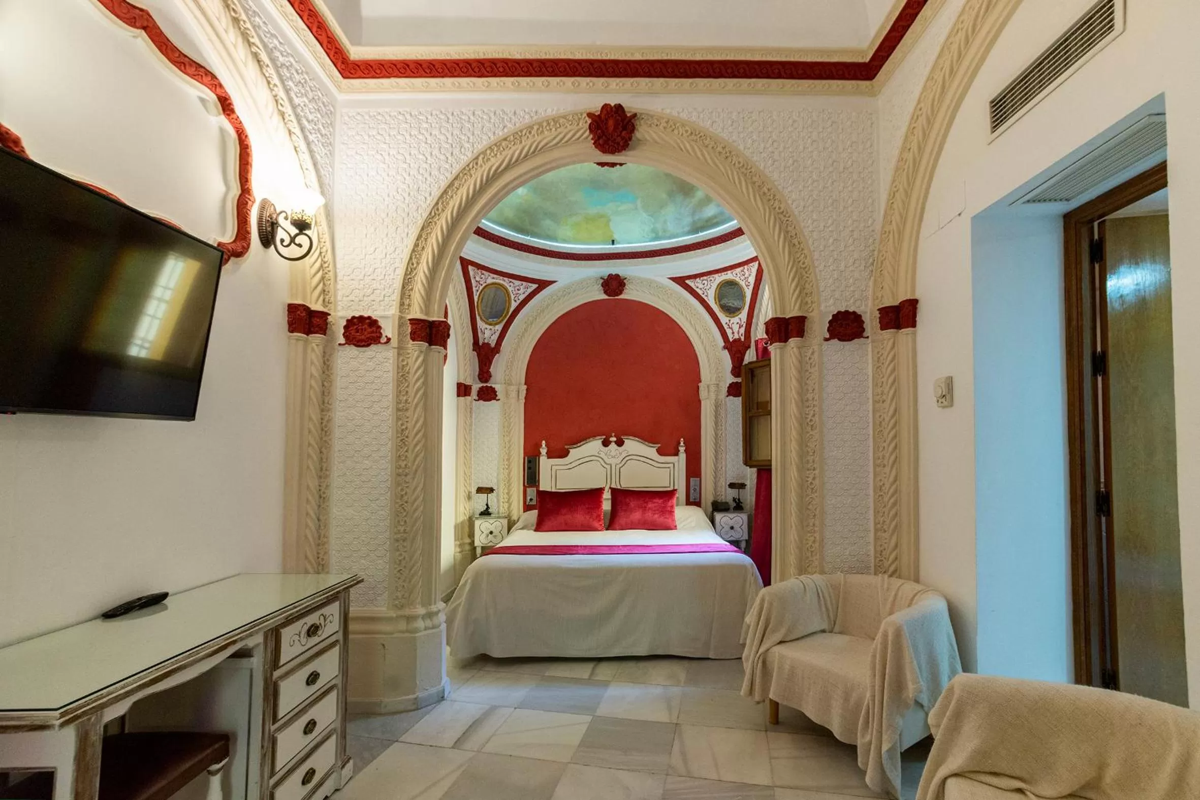 Photo of the whole room, Bed in Hotel Casa Museo de la Mezquita