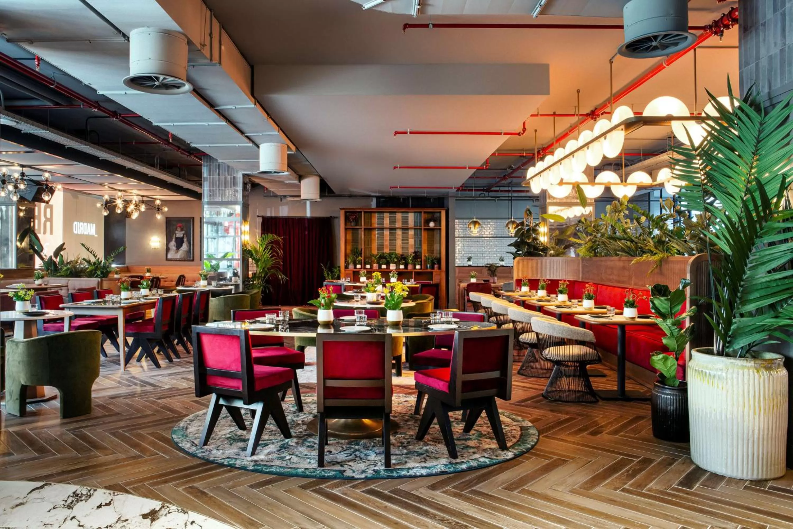 Restaurant/places to eat in Radisson RED Madrid