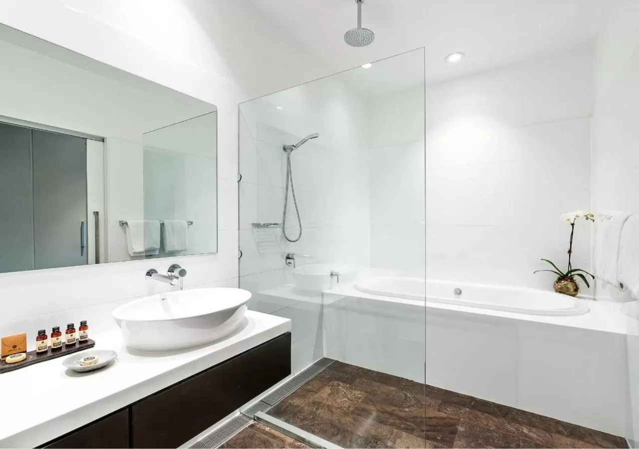 Bathroom in Park Proxi Gibraltar Bowral