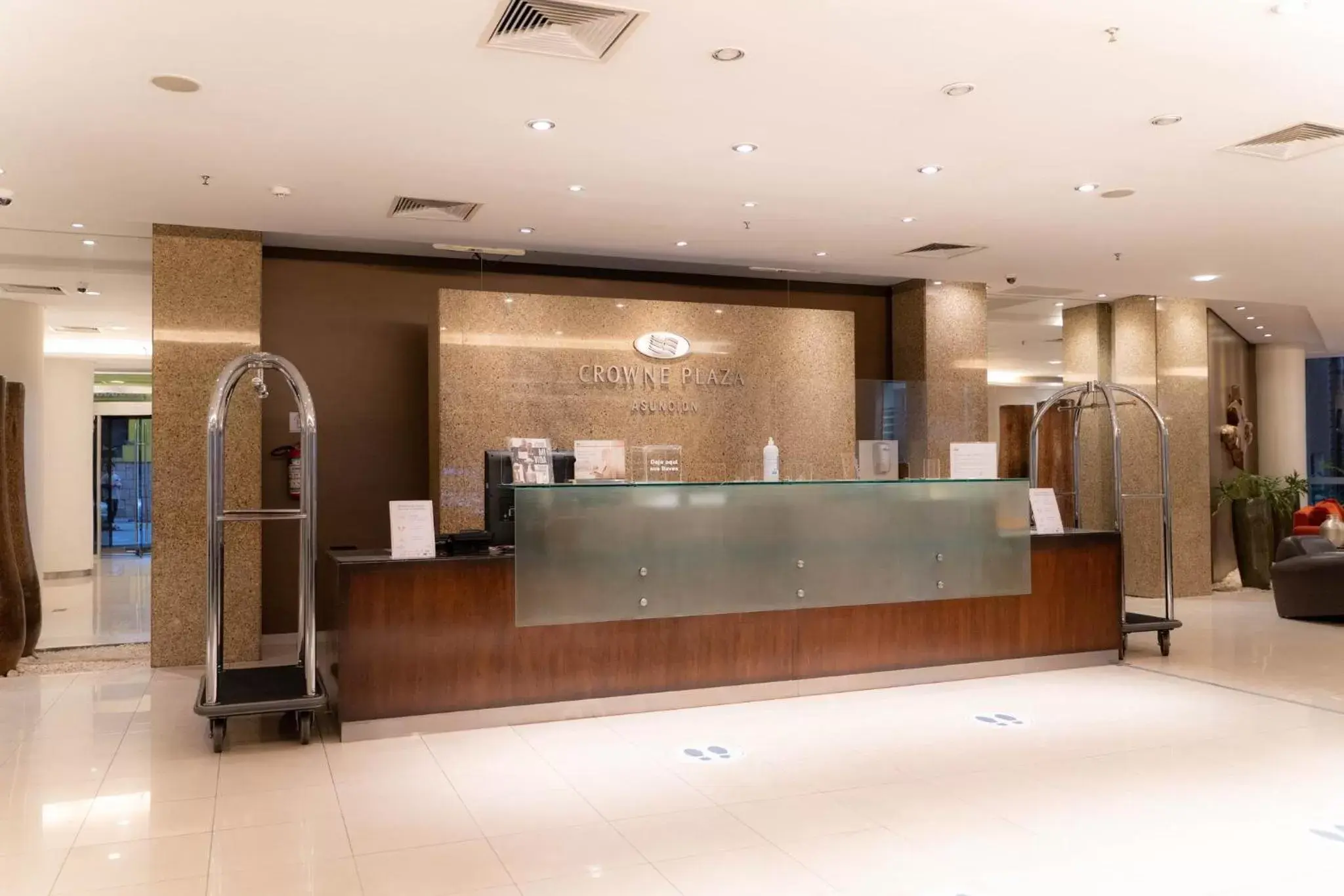 Property building, Lobby/Reception in Crowne Plaza Asunción, an IHG Hotel