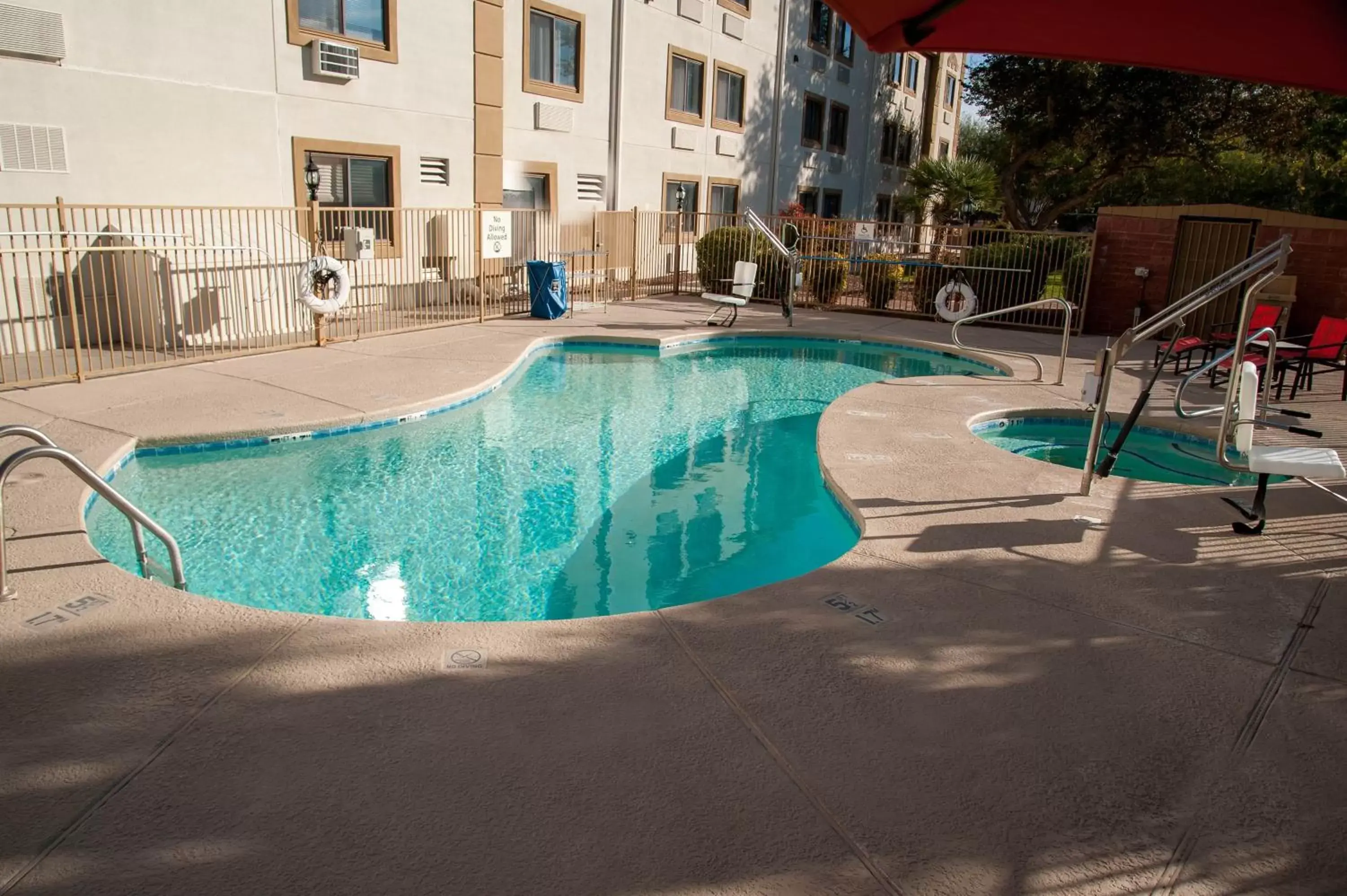 Swimming Pool in Holiday Inn Express Tucson-Airport, an IHG Hotel