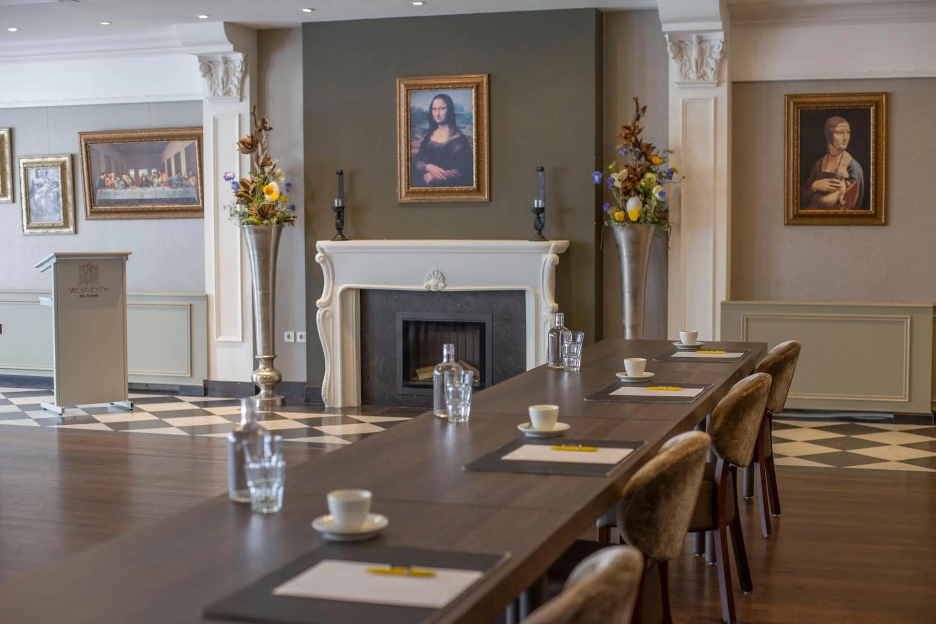 Meeting/conference room in Golden Tulip West Ende