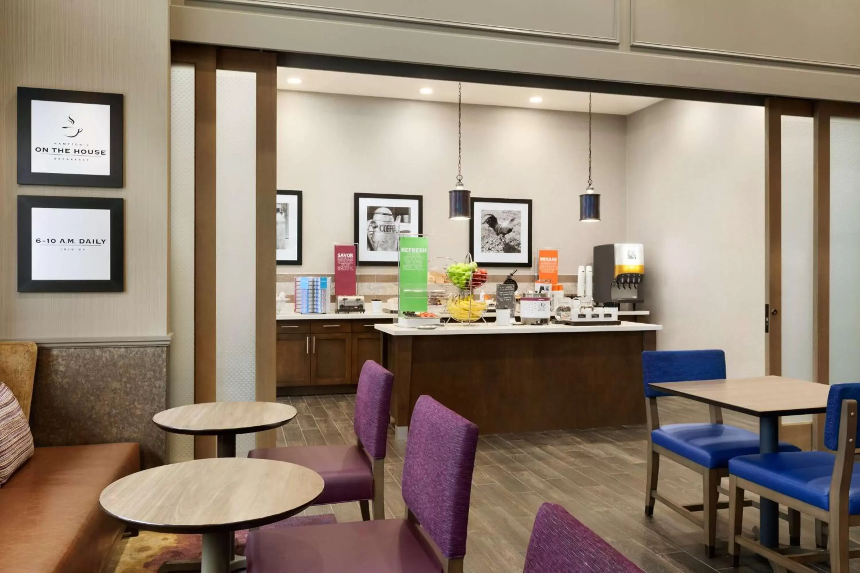 Breakfast, Restaurant/Places to Eat in Hampton Inn & Suites Seattle/Renton, Wa