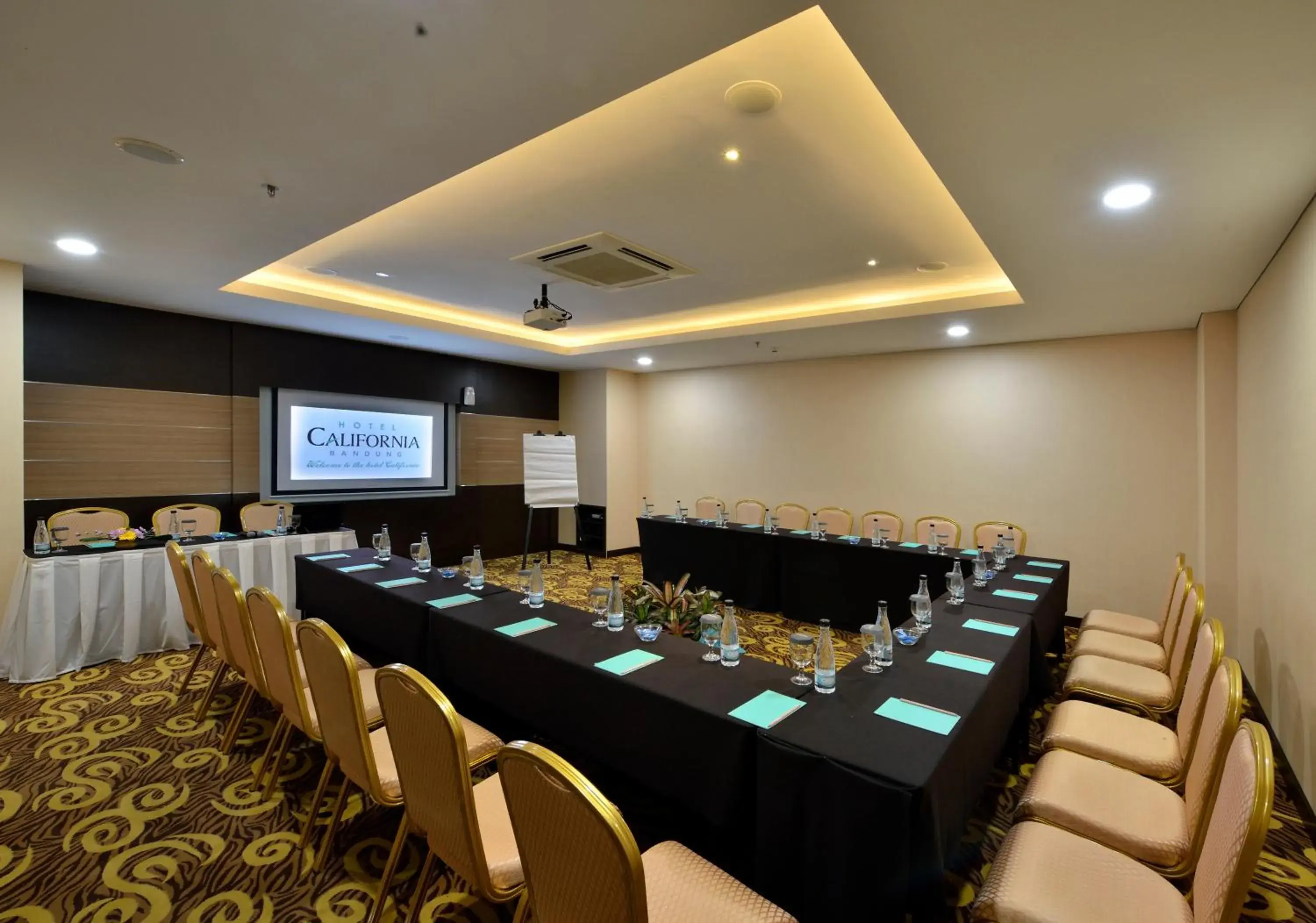 Business facilities in California Hotel Bandung