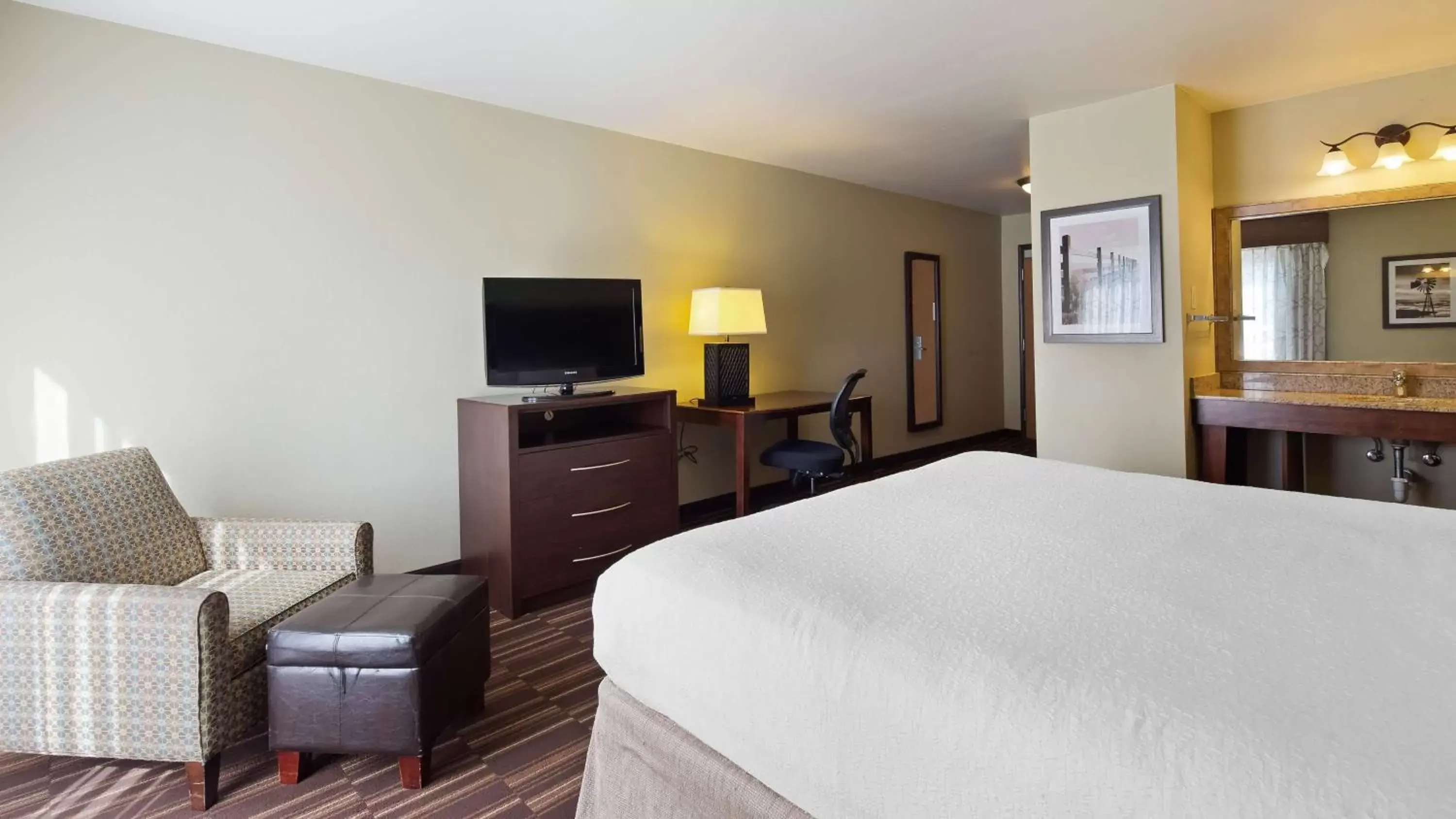 Photo of the whole room, Bed in Best Western Sundowner Photo of the whole room, Bed in Best Western Sundowner