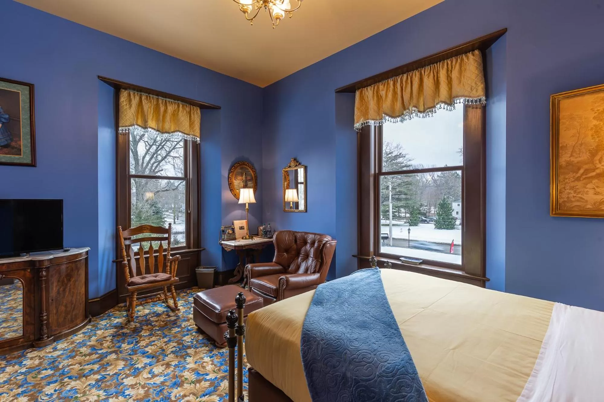 Photo of the whole room, Bed in Steele Mansion Inn & Gathering Hub