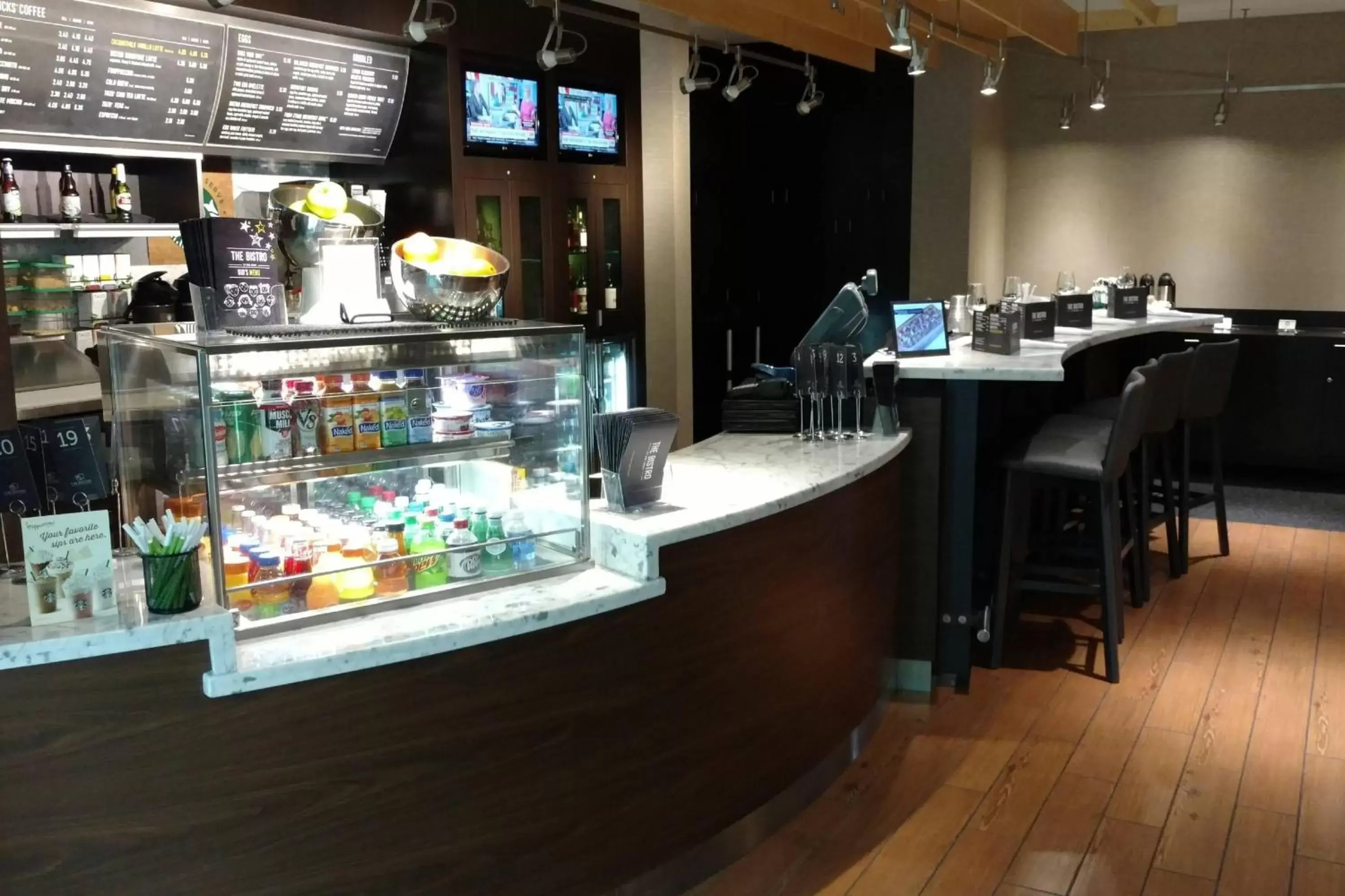 Restaurant/places to eat in Courtyard by Marriott Portland Tigard