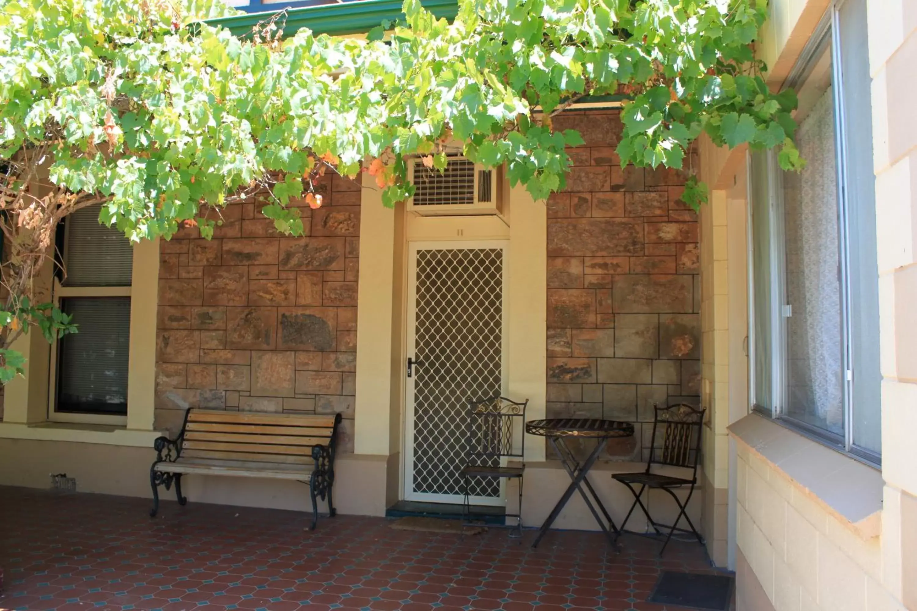 Balcony/Terrace in The Lodge Outback Motel