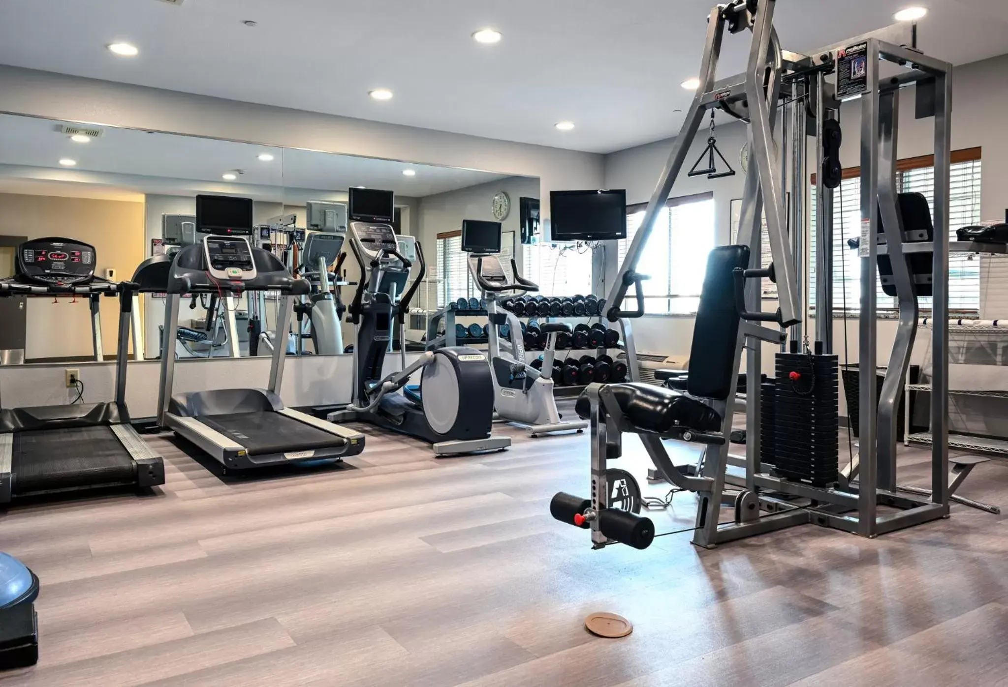 Fitness centre/facilities in Candlewood Suites Lafayette by IHG Fitness centre/facilities in Candlewood Suites Lafayette by IHG