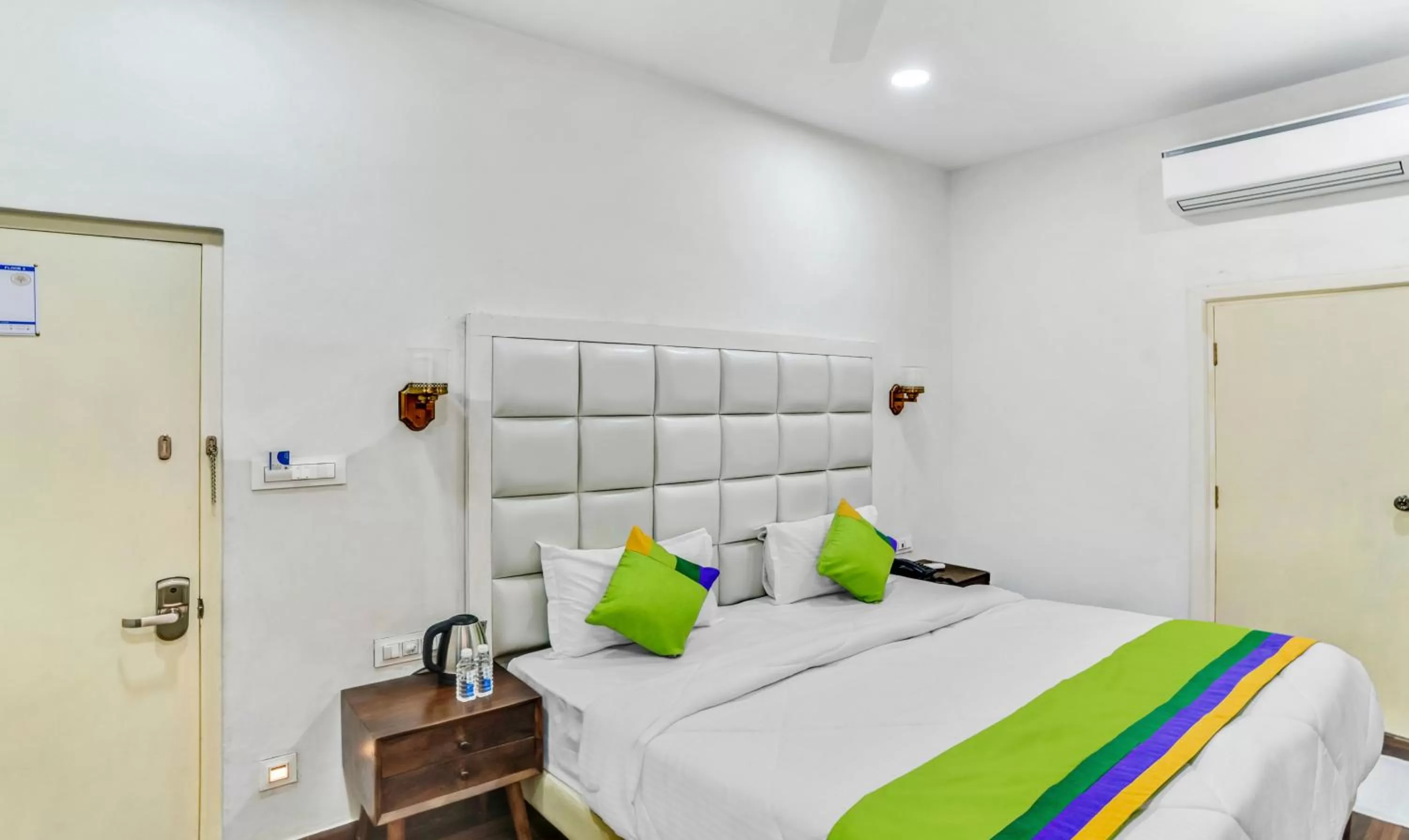 Bedroom in Hotel Hinduja Fort