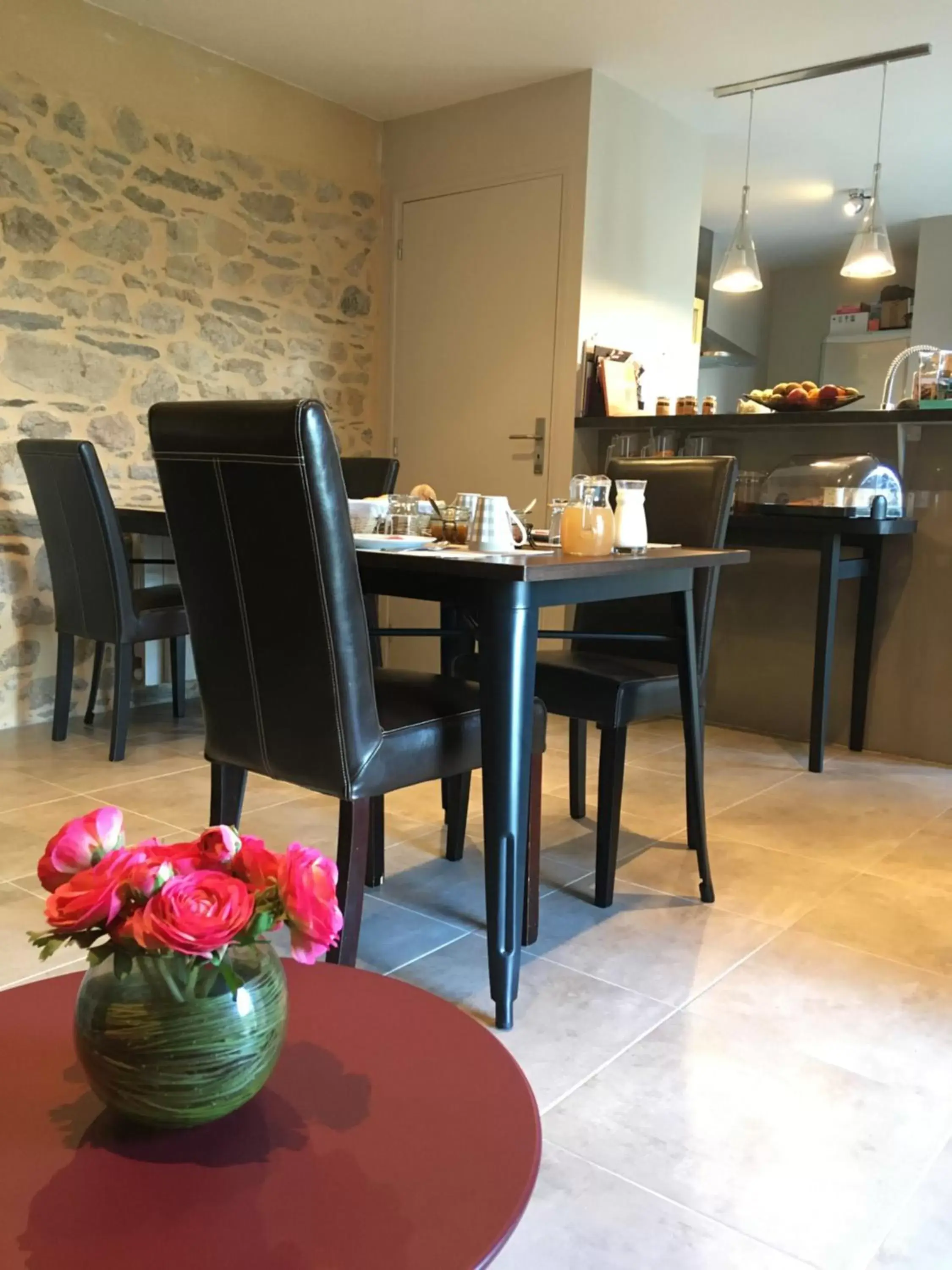 Communal lounge/ TV room, Restaurant/Places to Eat in Le Clos Pen Kear