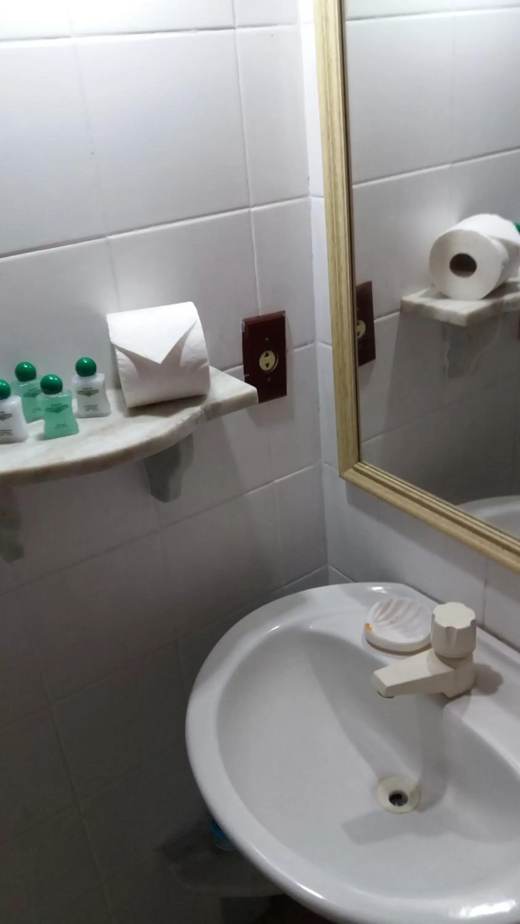 Bathroom in Pousada Saint Germain