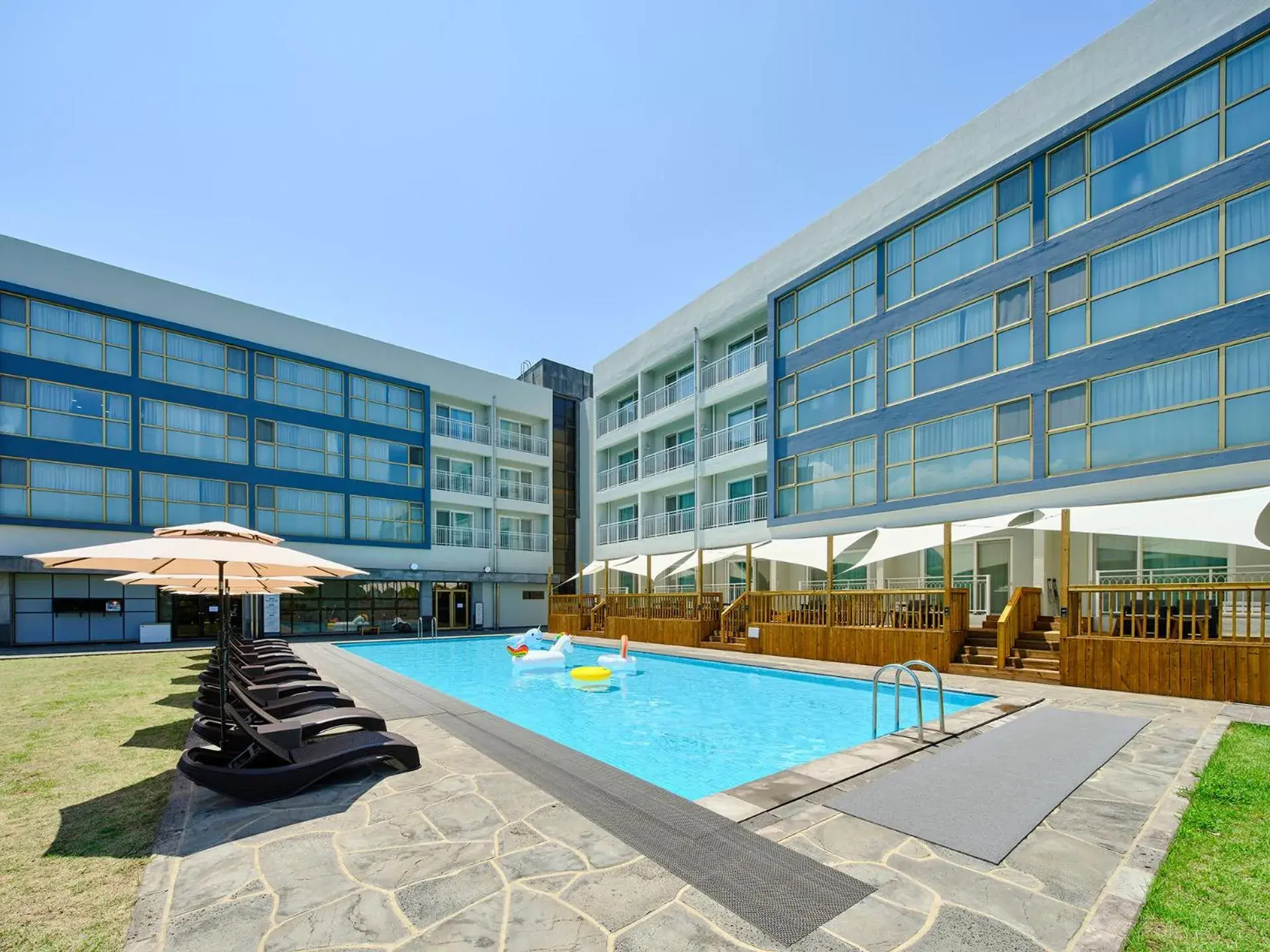 Property building, Swimming Pool in JEJU Shangrila Hotel&Resort