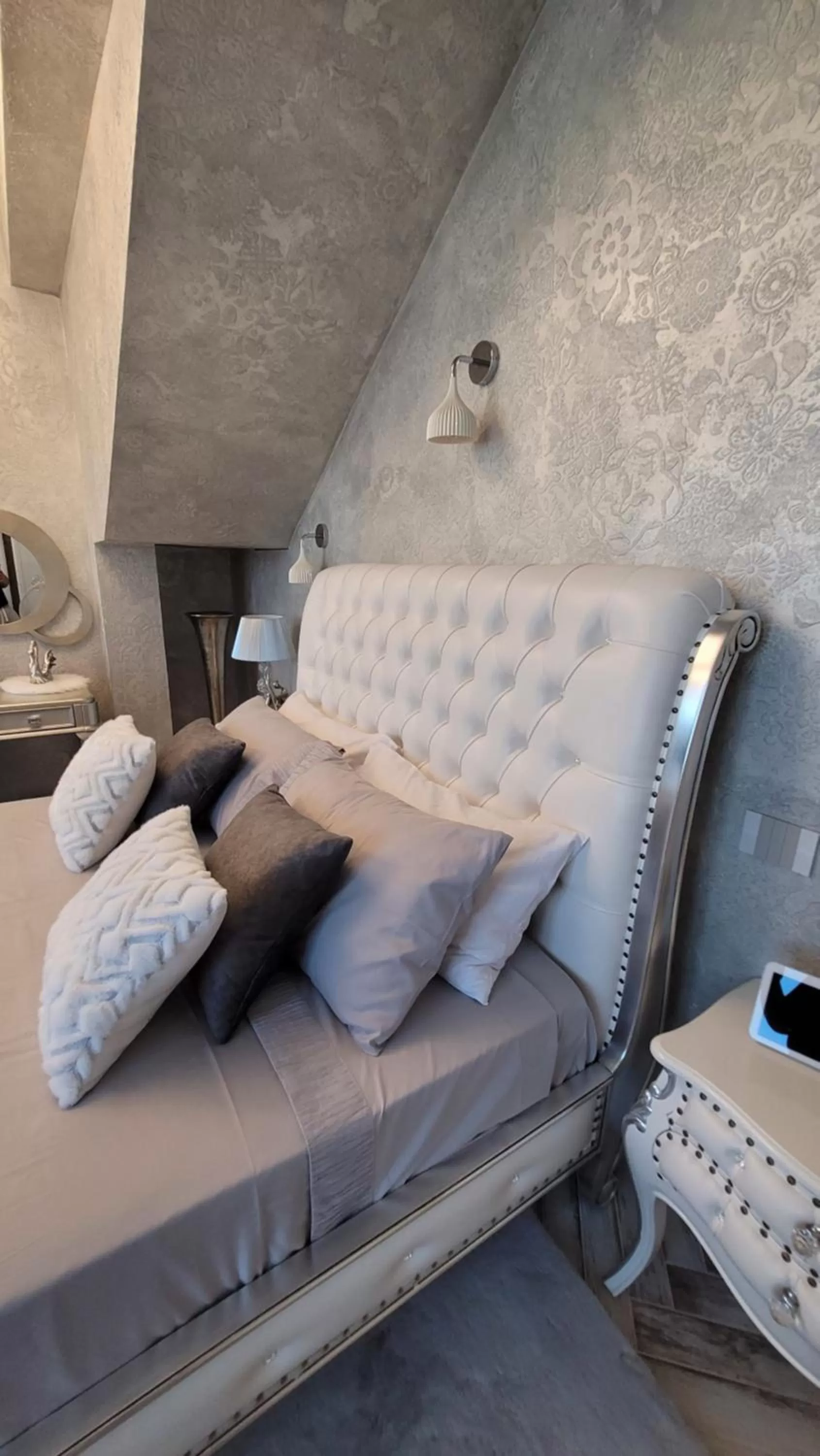 Photo of the whole room in Terrace Suites Iasi