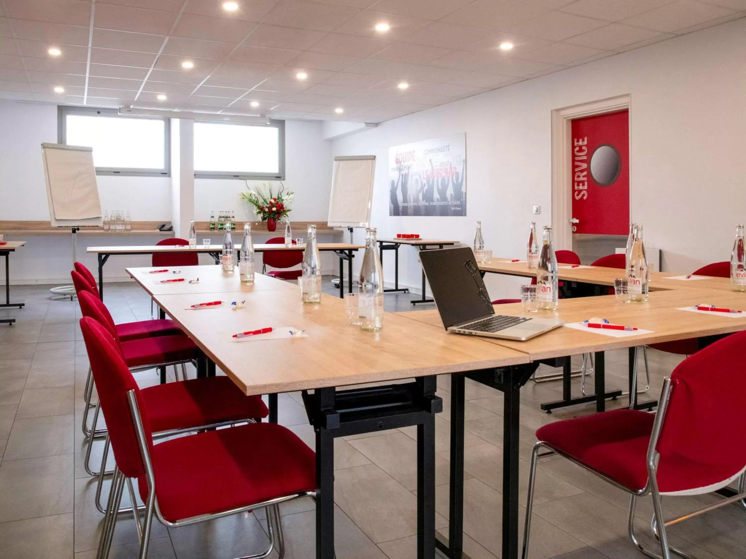 Meeting/conference room in IBIS Cannes Mouans Sartoux Piscine parking gratuit