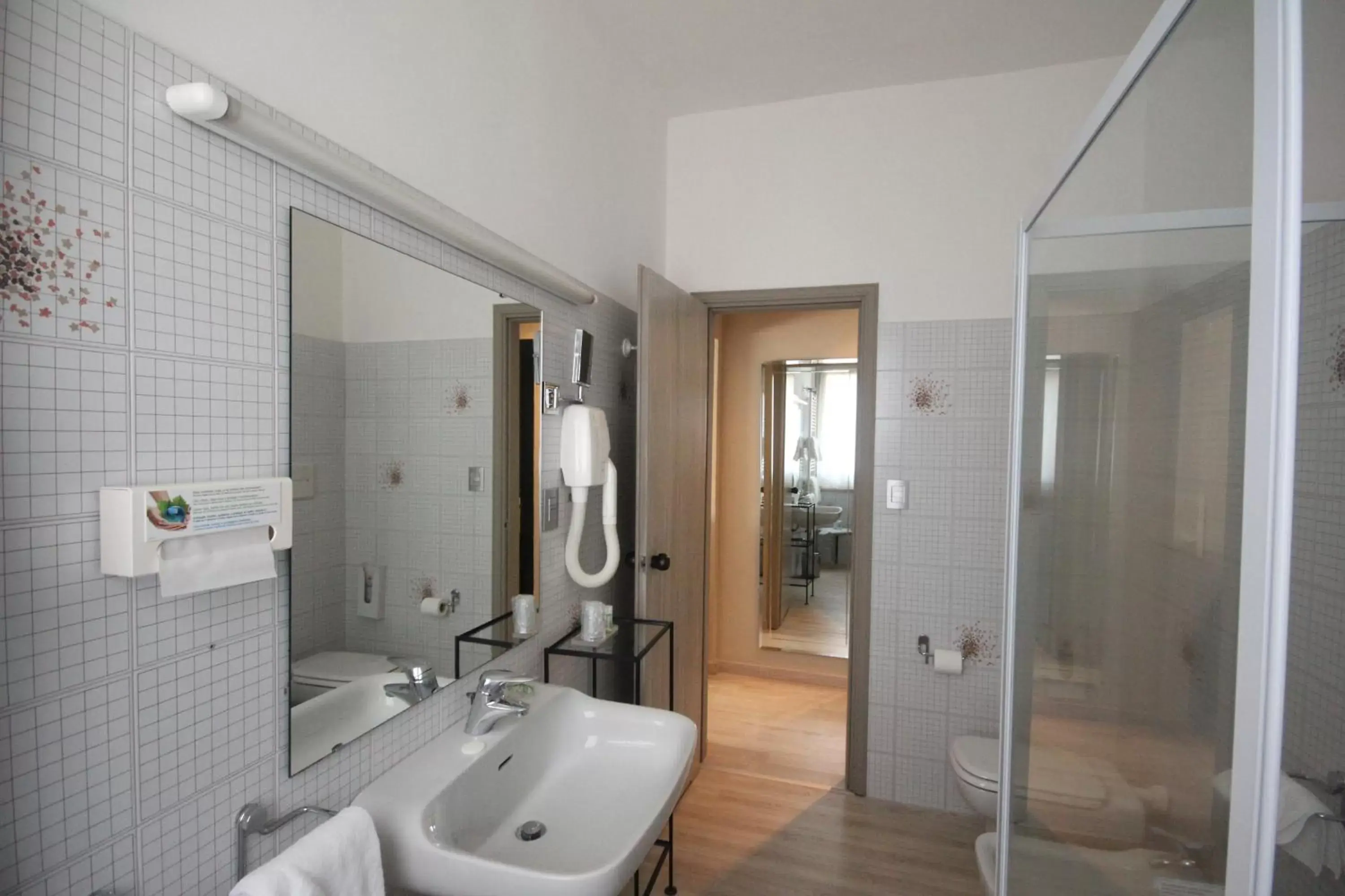 Bathroom in Best Quality Hotel Gran Mogol