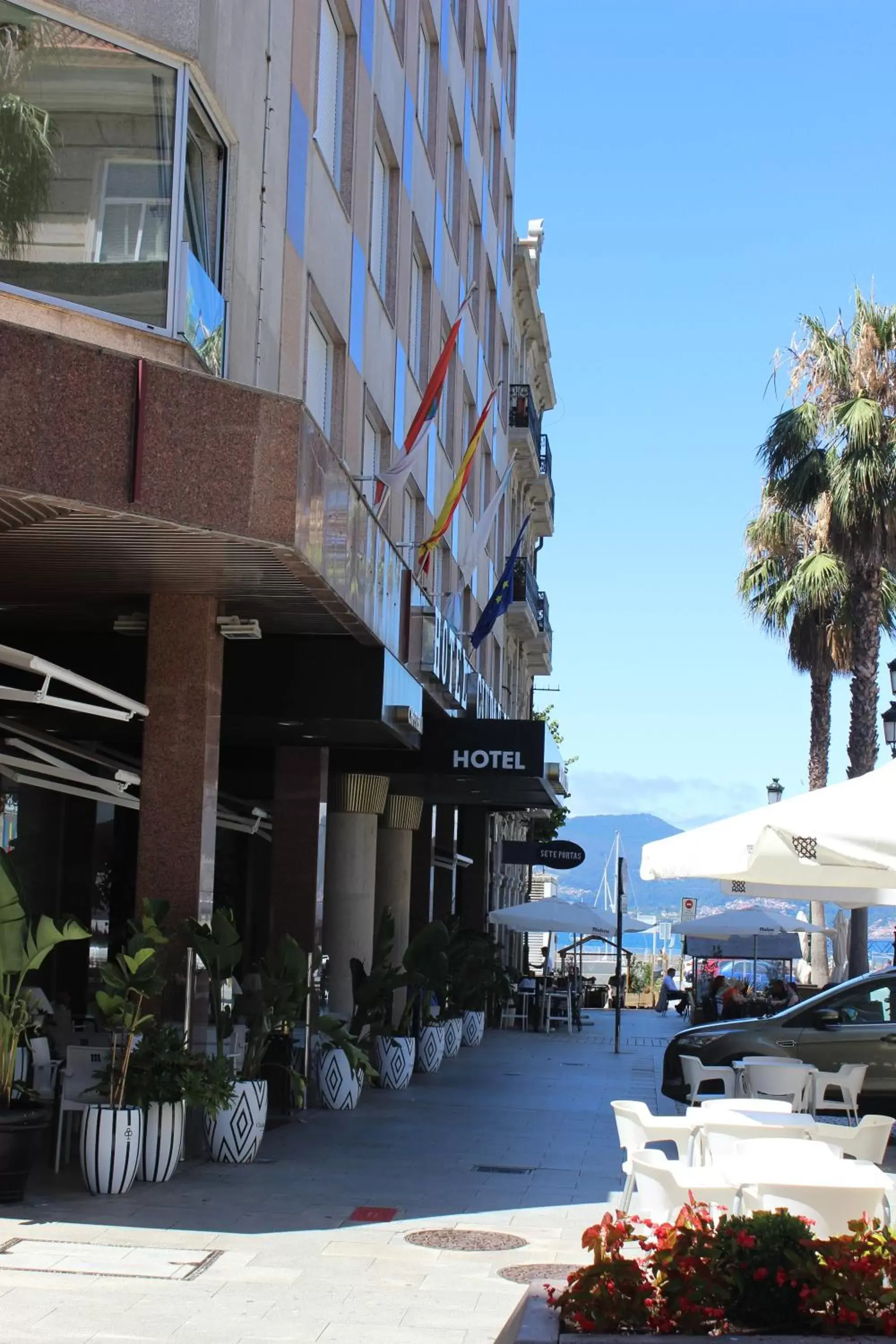 Balcony/Terrace, Property Building in Hotel Ciudad de Vigo