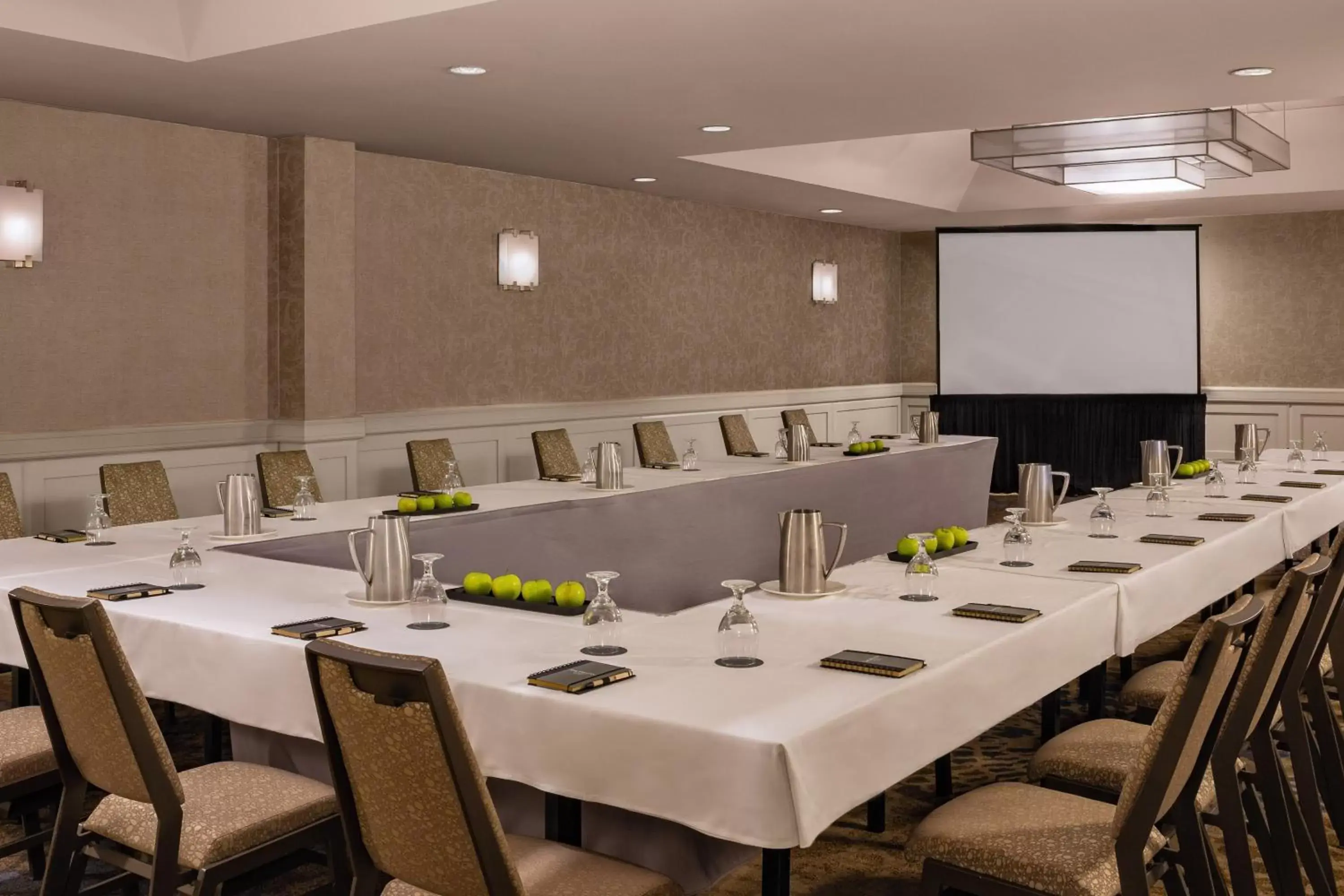 Meeting/conference room in The Westin Southfield Detroit