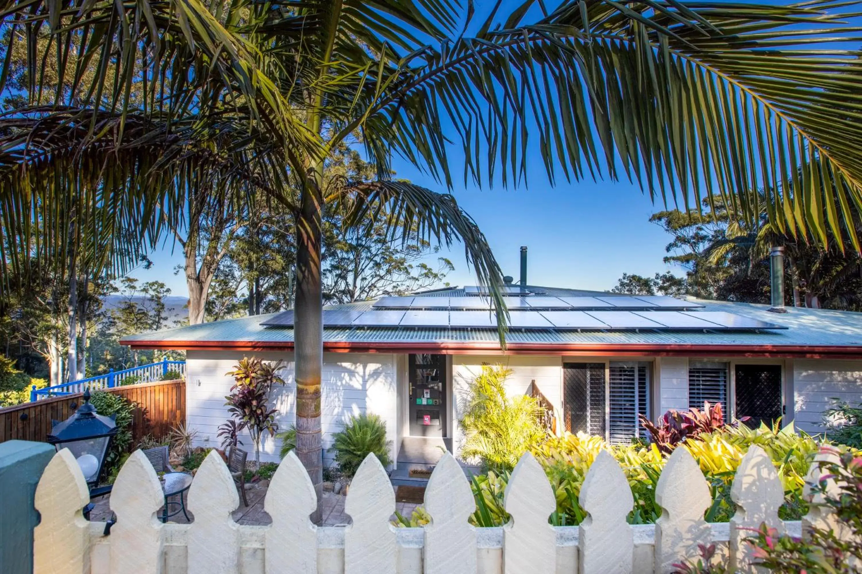 Facade/entrance in Avocado Sunset Bed & Breakfast