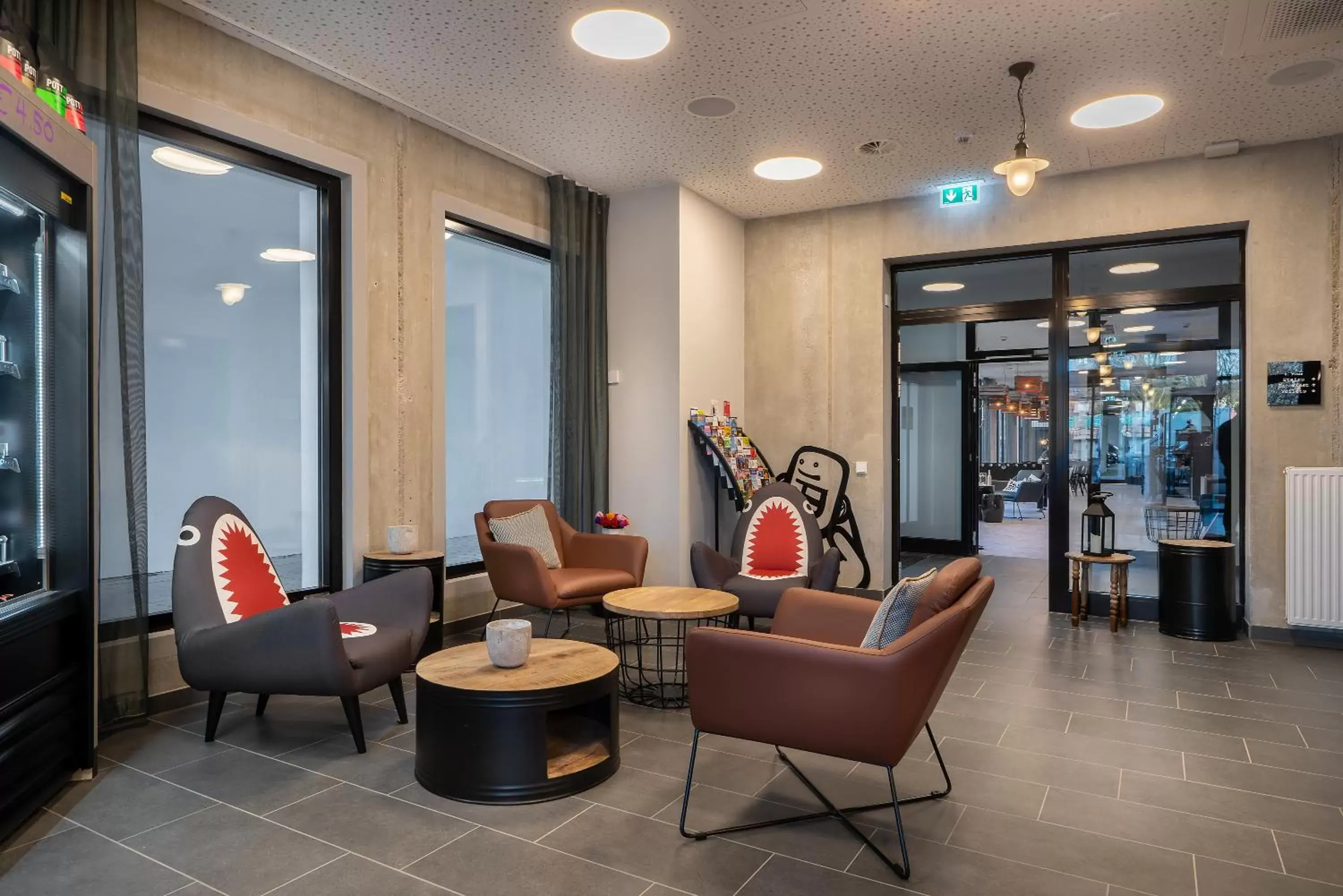 Lounge or bar in Holiday Inn - the niu, Keg Hamburg Ost by IHG Lounge or bar in Holiday Inn - the niu, Keg Hamburg Ost by IHG