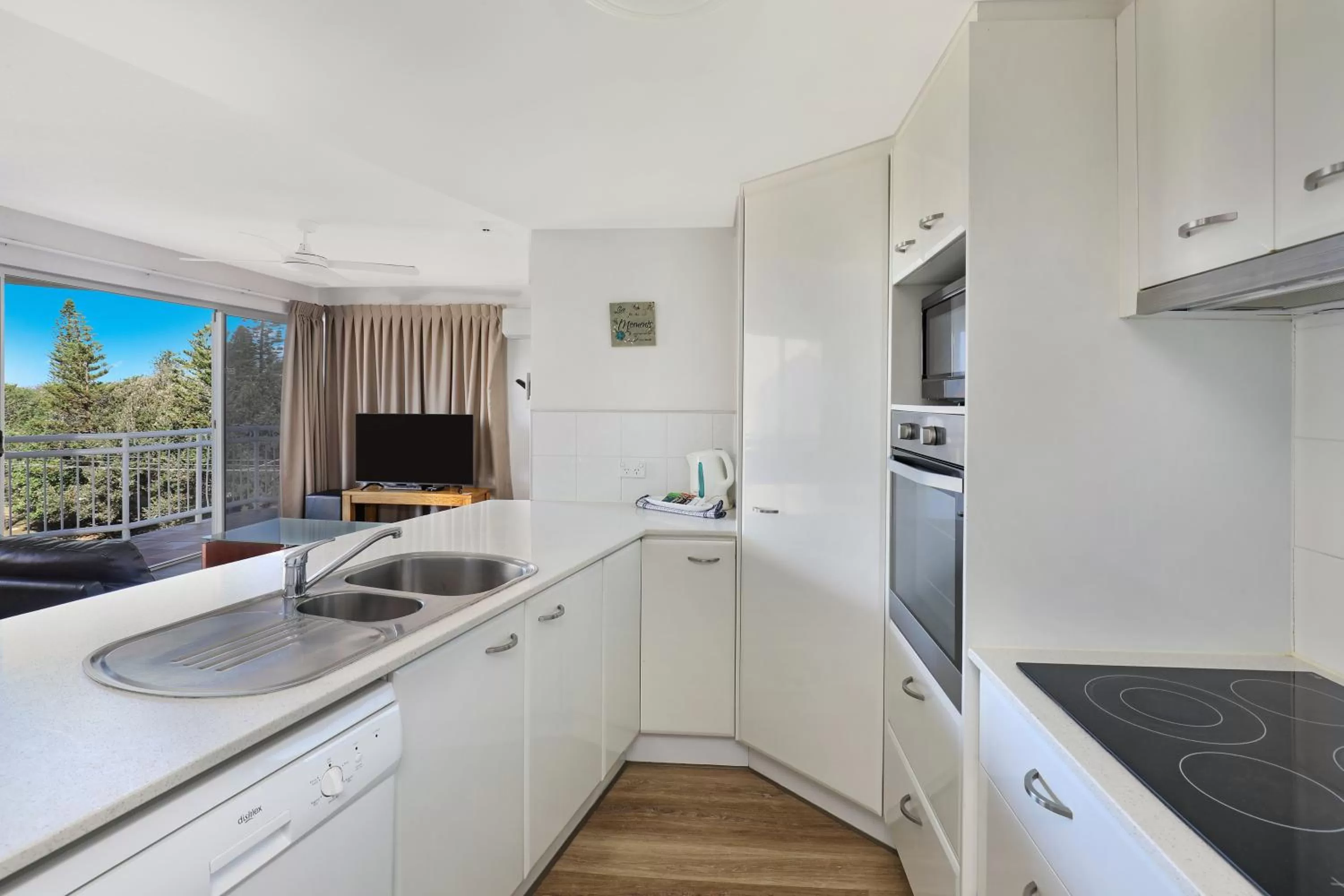 Beachside Resort Kawana Waters