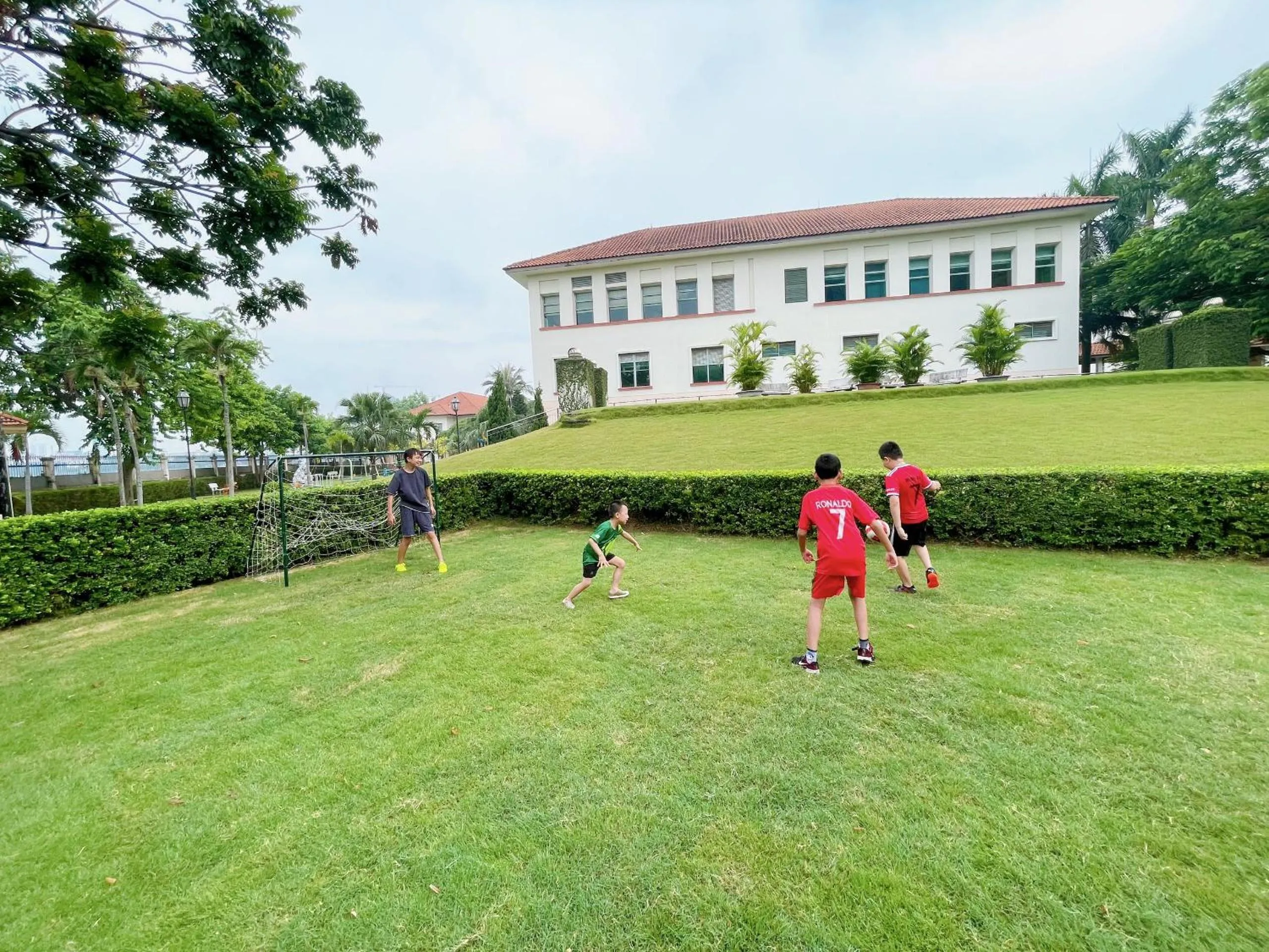 Garden in Diamond Westlake Suites