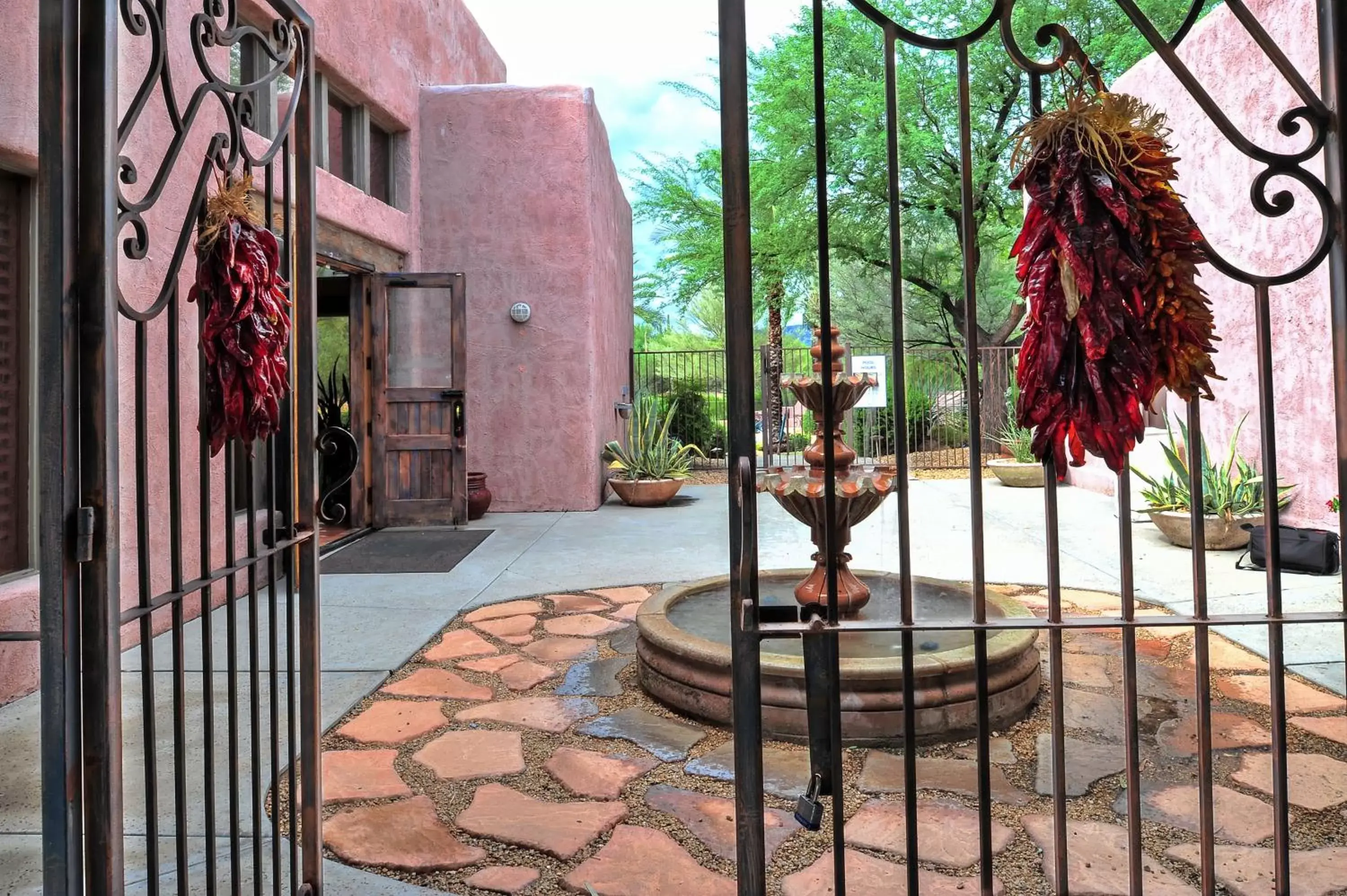 Property building in Hilton Vacation Club Rancho Manana Property building in Hilton Vacation Club Rancho Manana