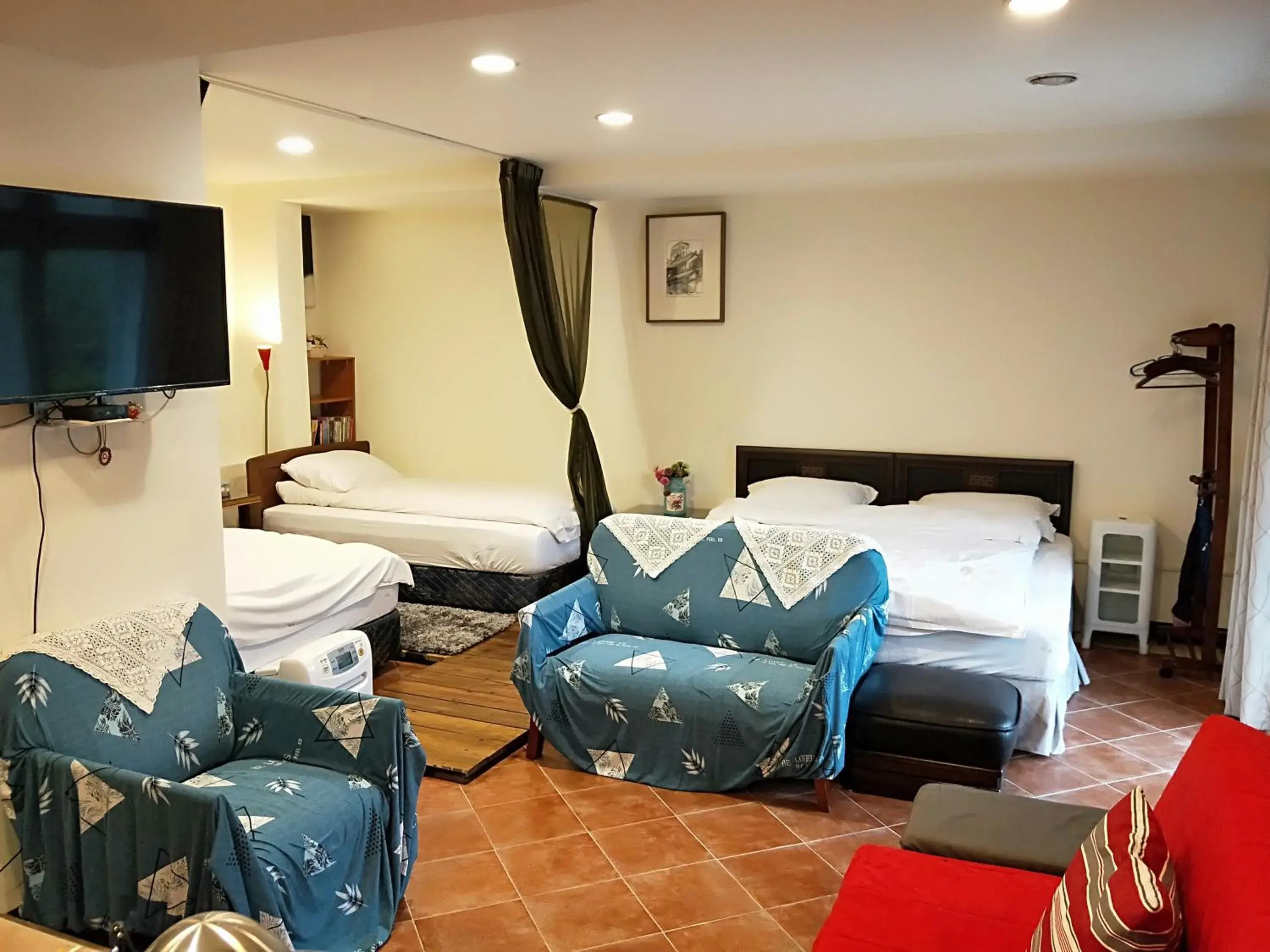Photo of the whole room, Bed in Levite Villa