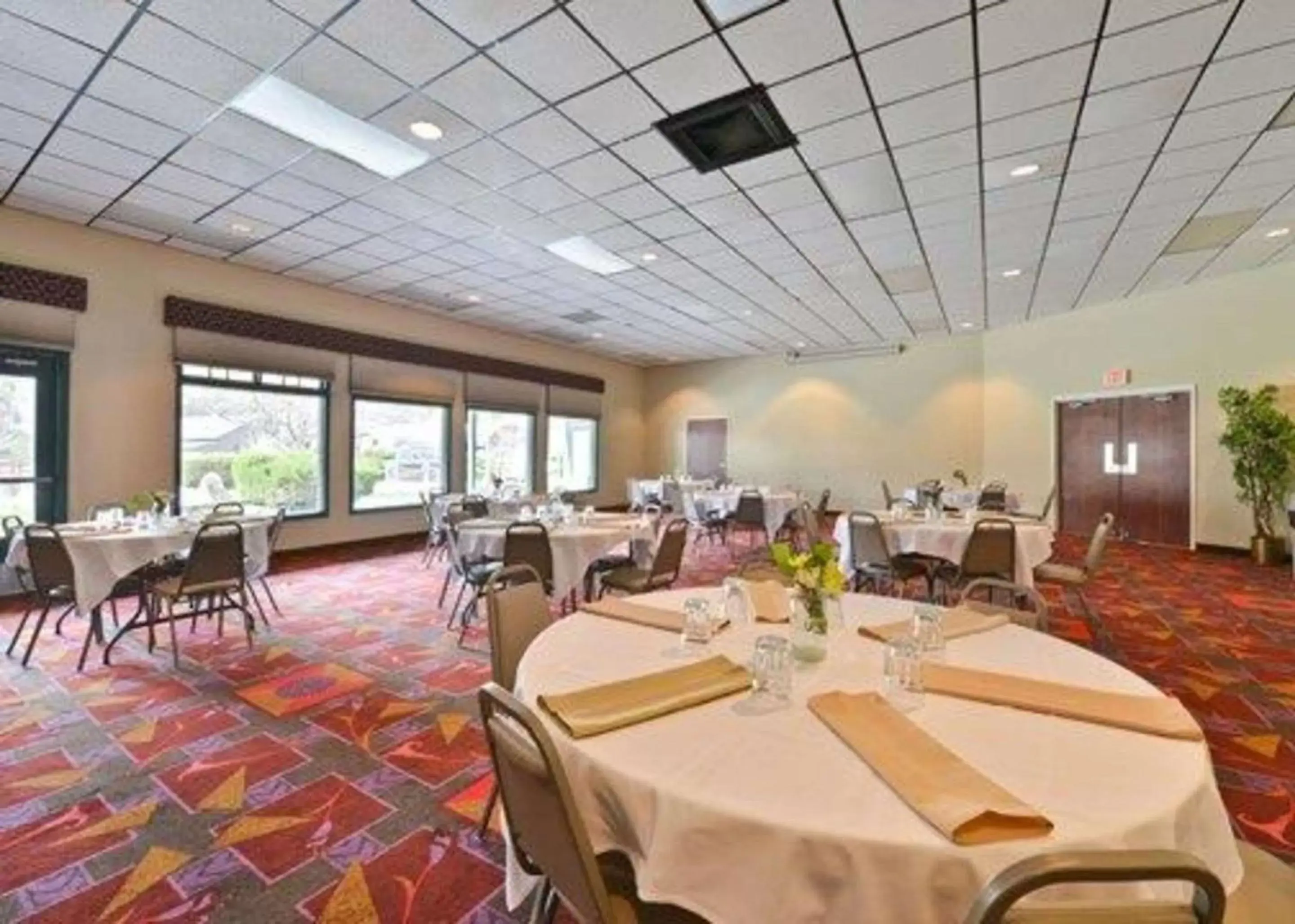 On site, Restaurant/Places to Eat in Comfort Inn & Suites Hotel in the Black Hills