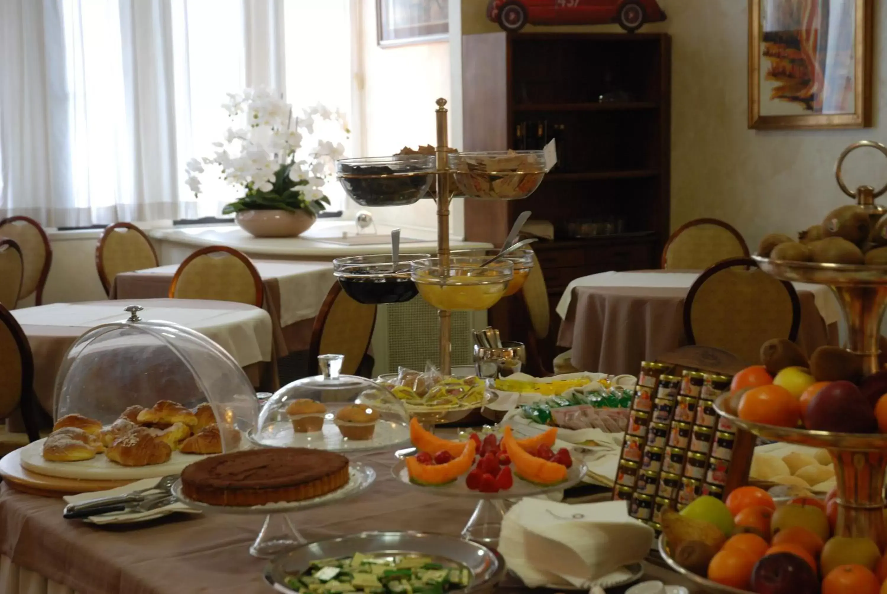 Restaurant/places to eat in Hotel Continental Brescia