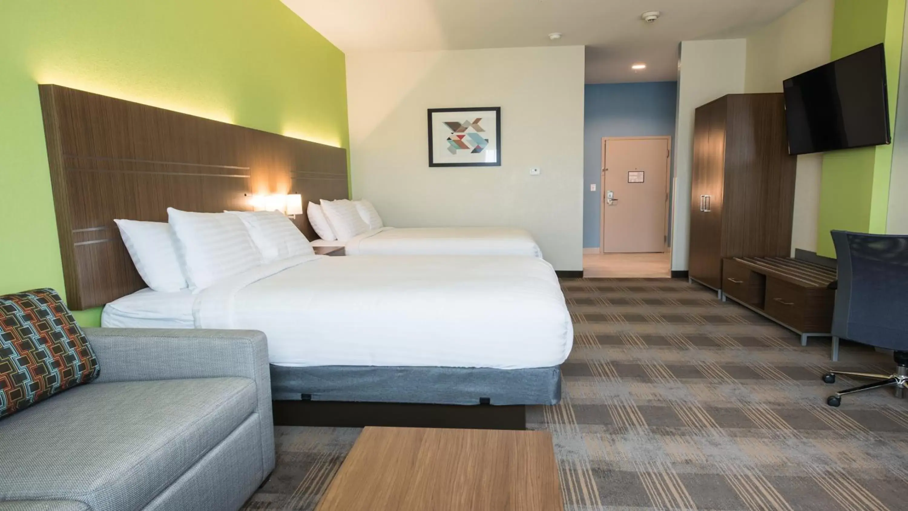 Photo of the whole room, Bed in Holiday Inn Express & Suites - Dripping Springs - Austin Area, an IHG Hotel