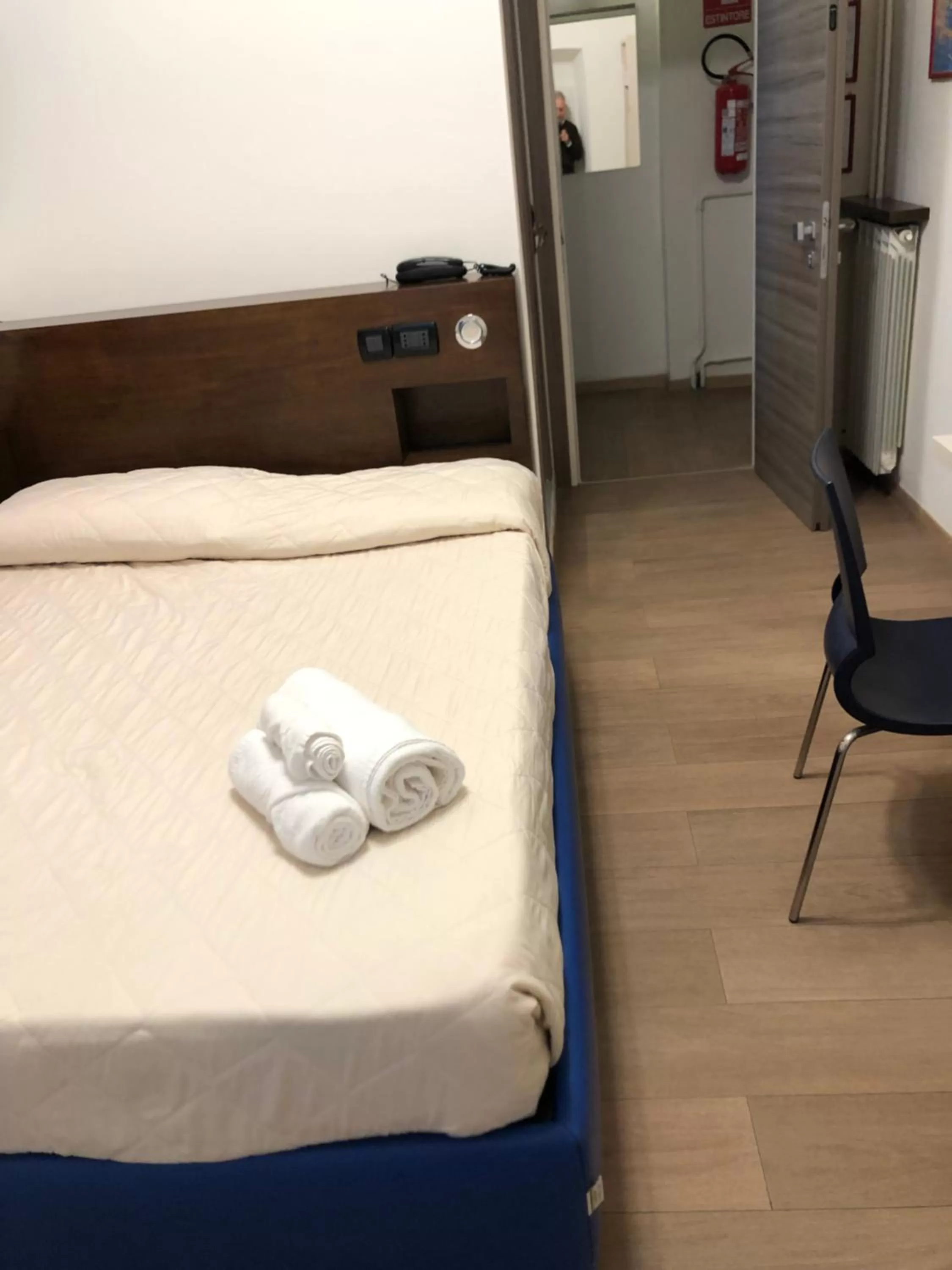 Bed in Hotel Cairoli