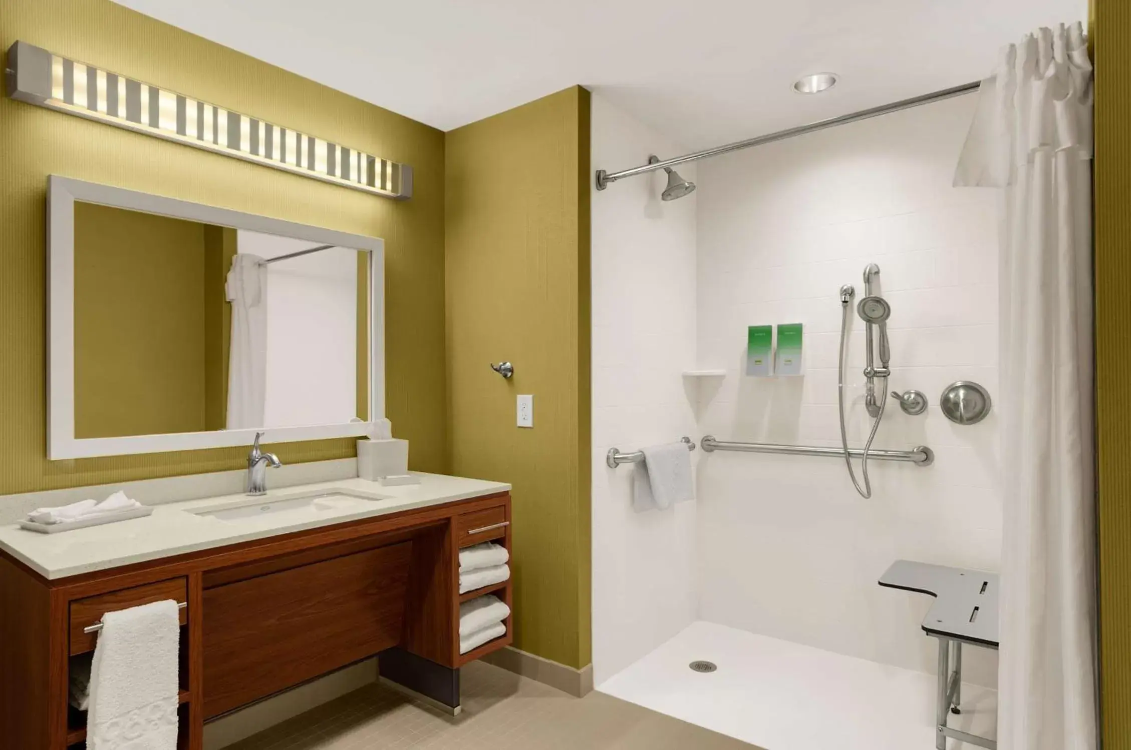 Bathroom in Home2 Suites by Hilton Baltimore/White Marsh