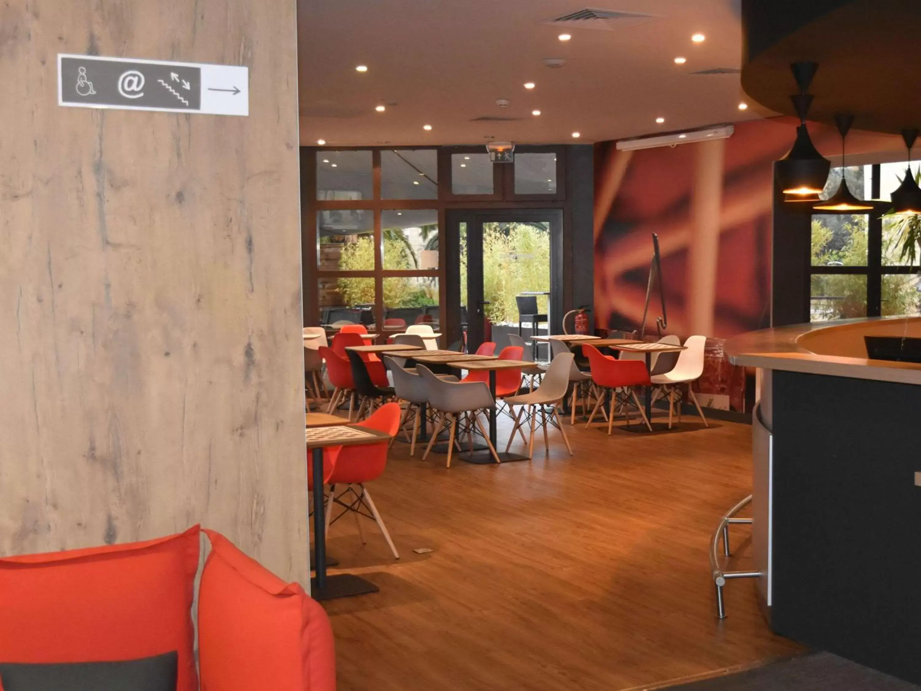 Restaurant/Places to Eat in ibis Montpellier Centre Polygone