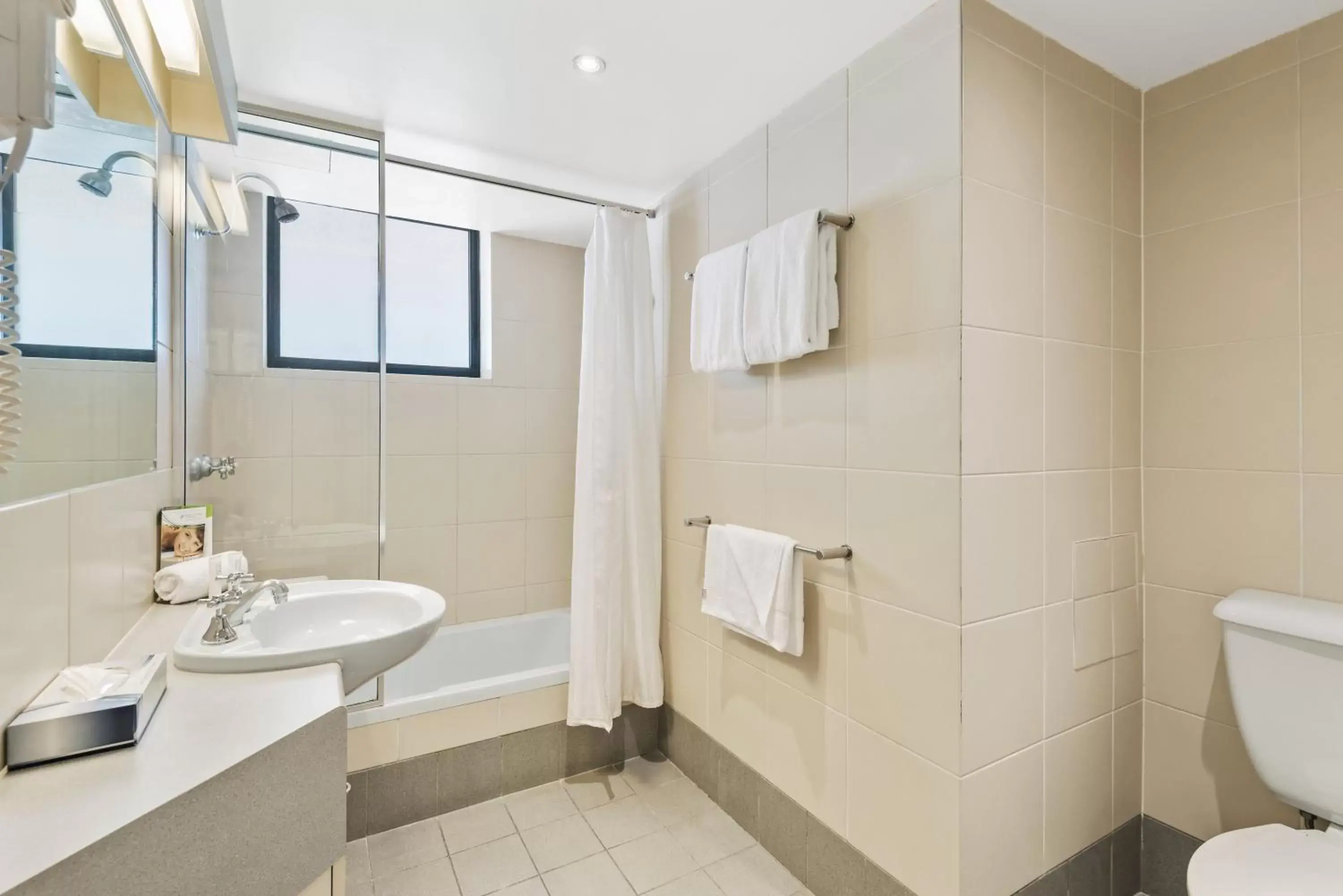 Bathroom in Central Dockside Apartment Hotel