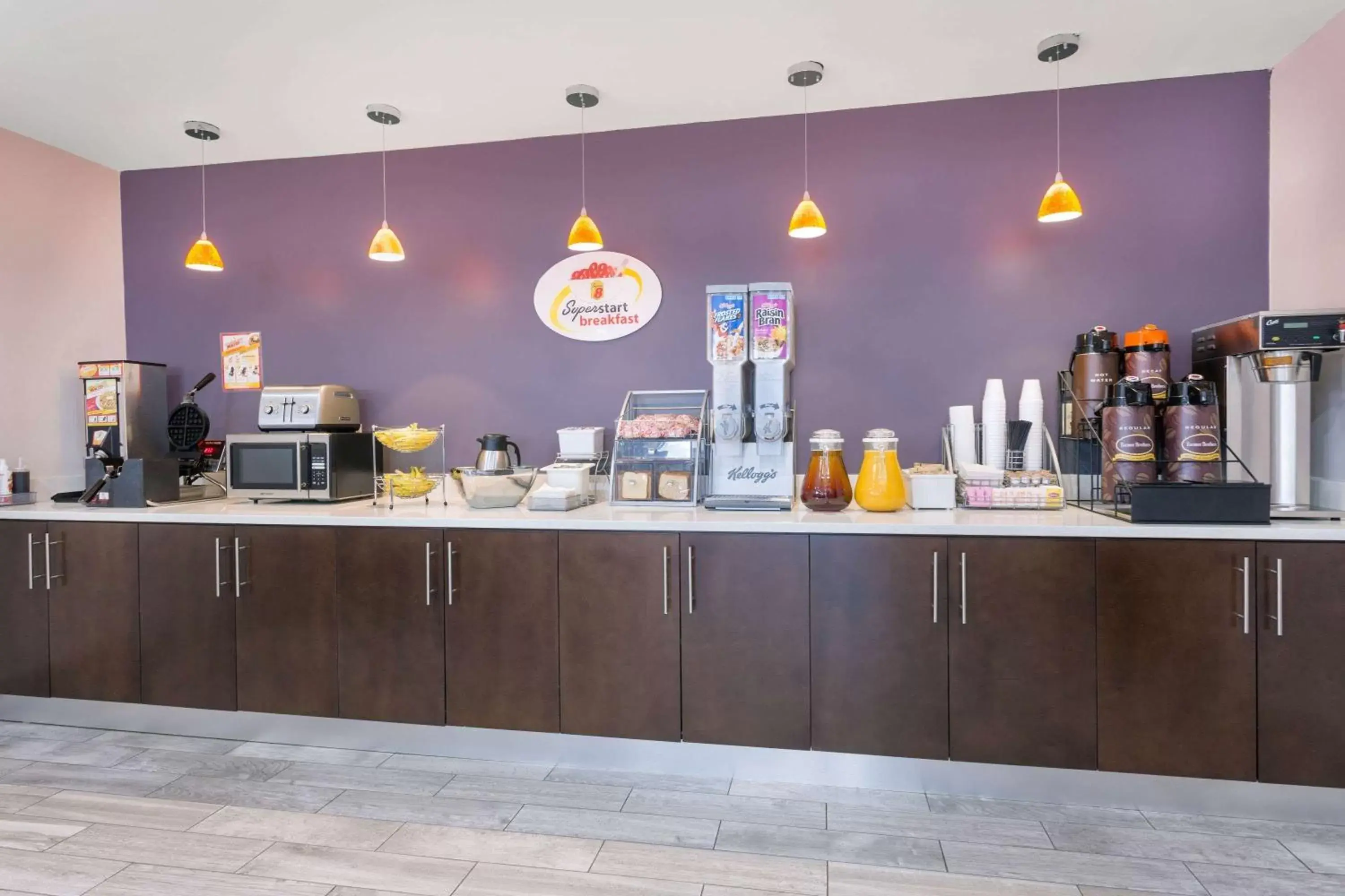 Restaurant/places to eat in Super 8 by Wyndham Locust Grove Restaurant/places to eat in Super 8 by Wyndham Locust Grove